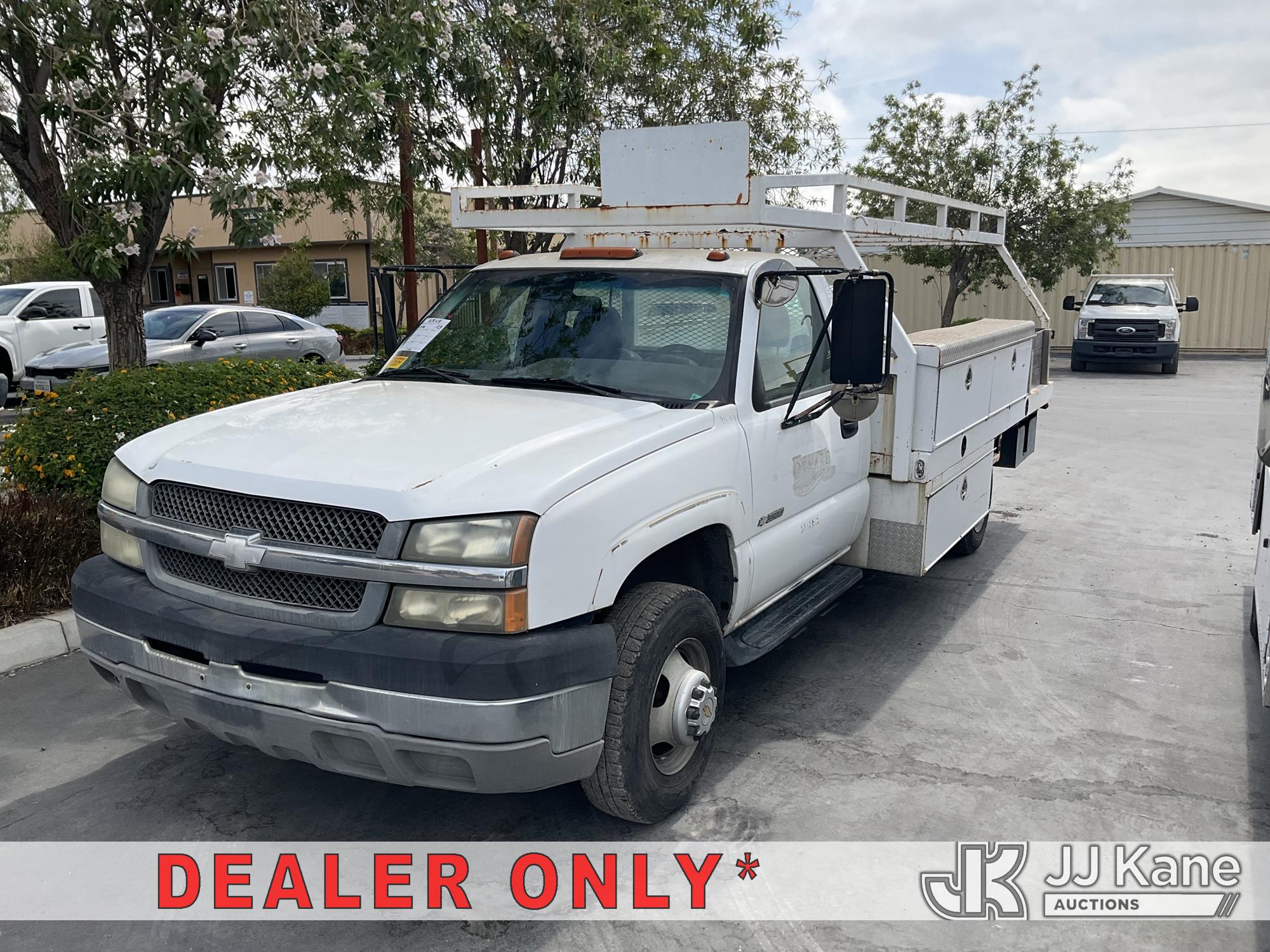 2003 Chevrolet Silverado 3500 Regular Cab Utility Truck
