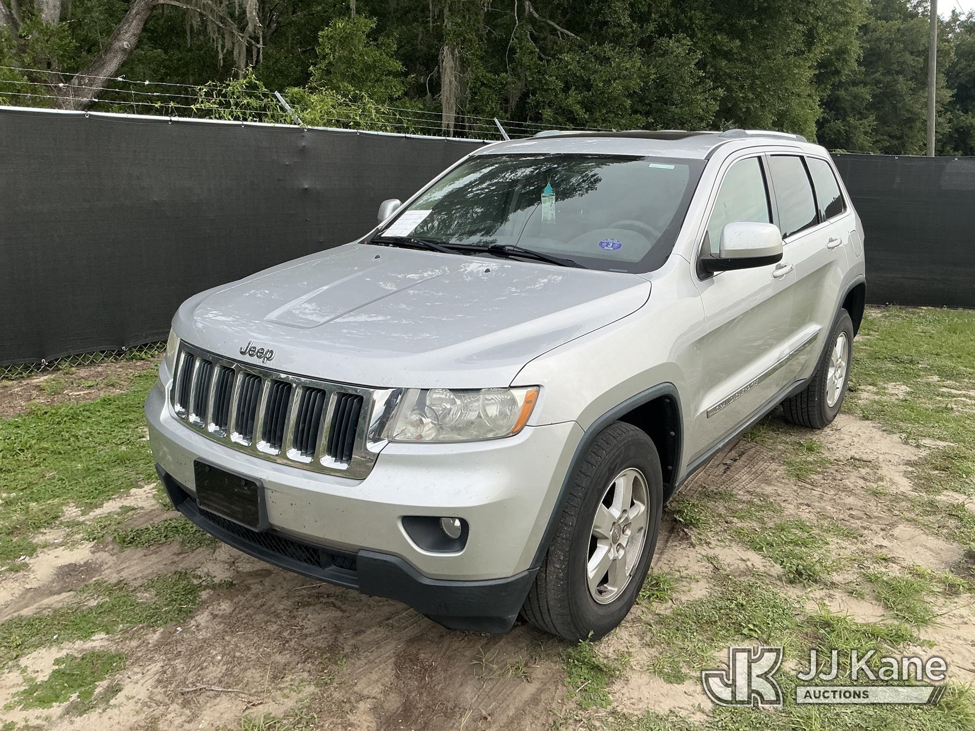 Photo of a 2012 Jeep Grand Cherokee 4x4