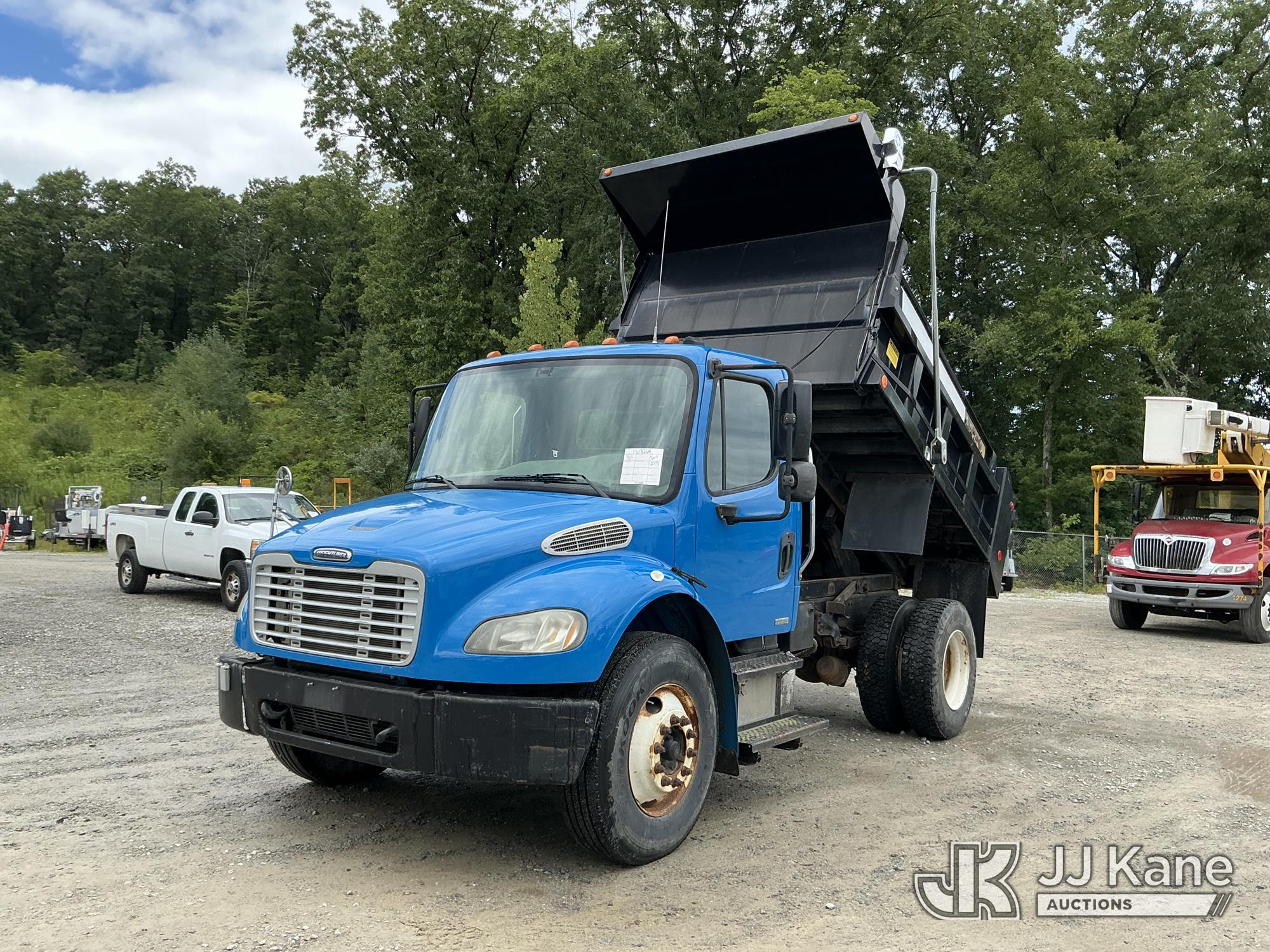 Photo of a 2010 Freightliner M2 106