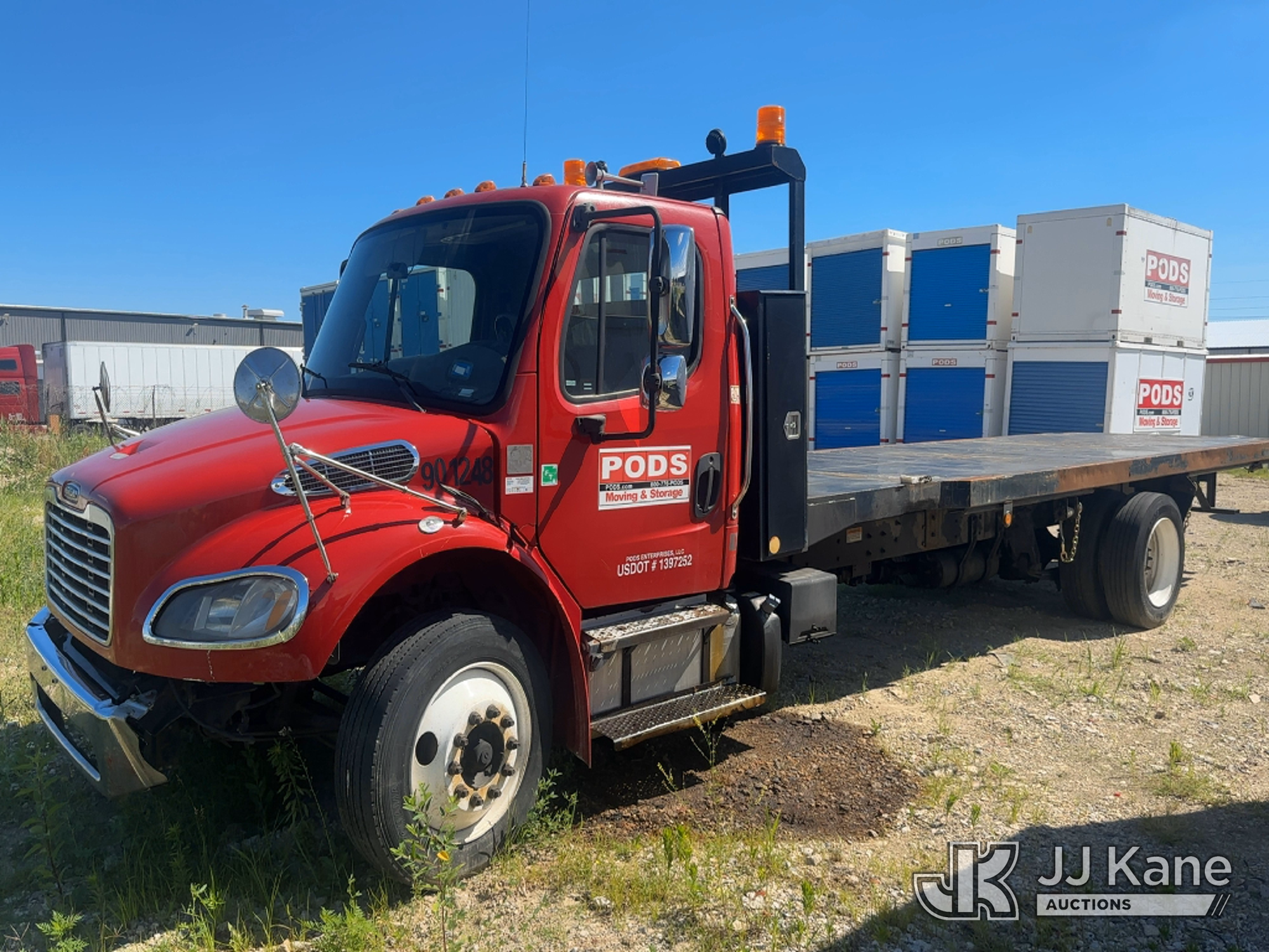 Photo of a 2015 Freightliner M2 106