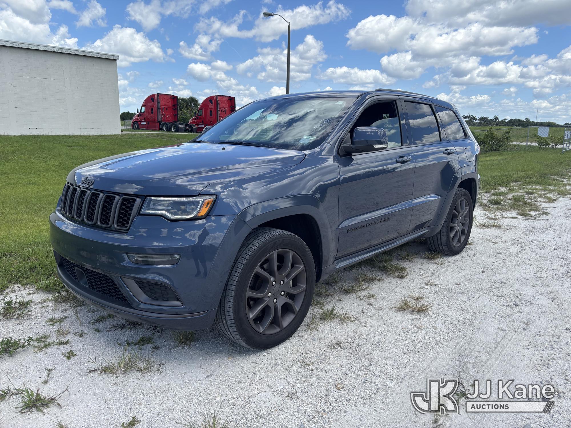 Photo of a 2021 Jeep Grand Cherokee 4x4