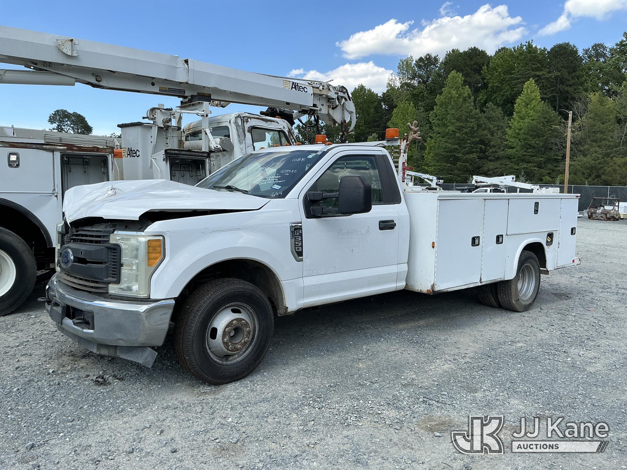 Photo of a 2017 Ford F350 