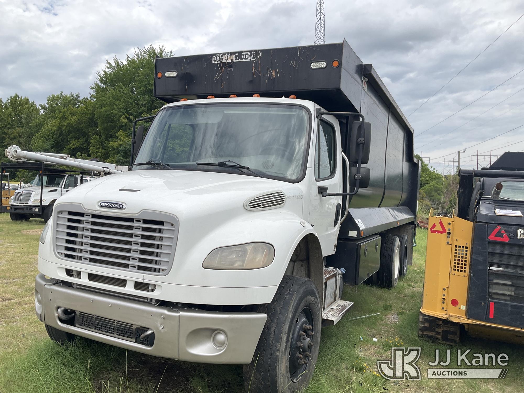 Prentice 2124, Grappleboom Crane rear mounted on 2016 Freightliner M2 106 T/A Debris Truck