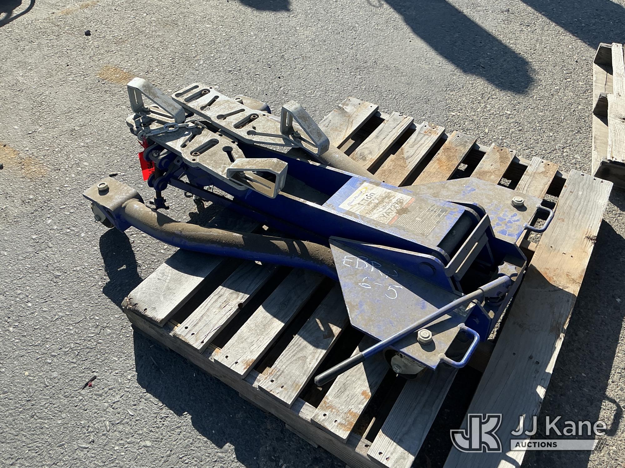Transmission Jack (Used) NOTE: This unit is being sold AS IS/WHERE IS via Timed Auction and is located in Dixon