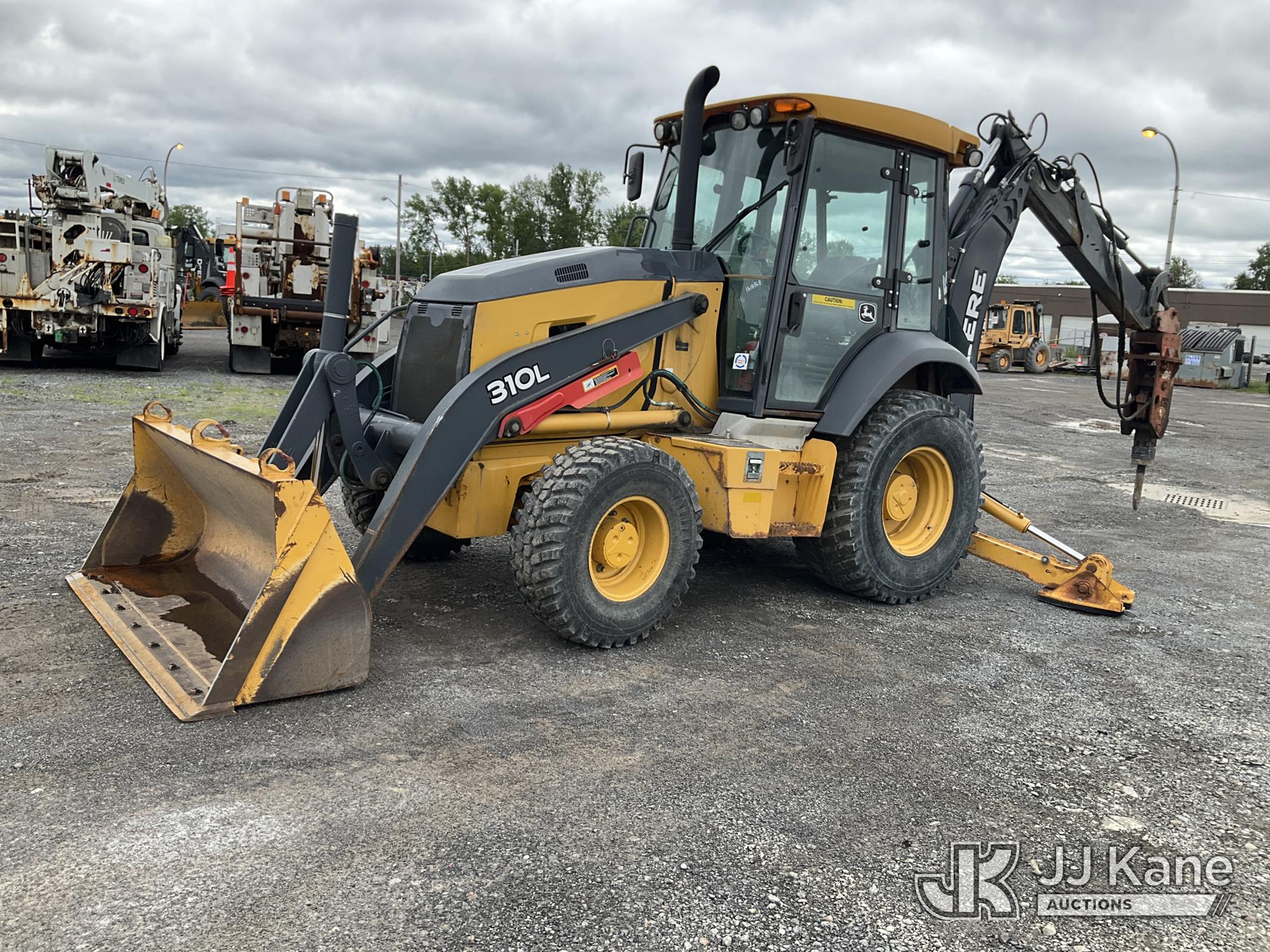 Photo of a 2017 John Deere 310L 4x4