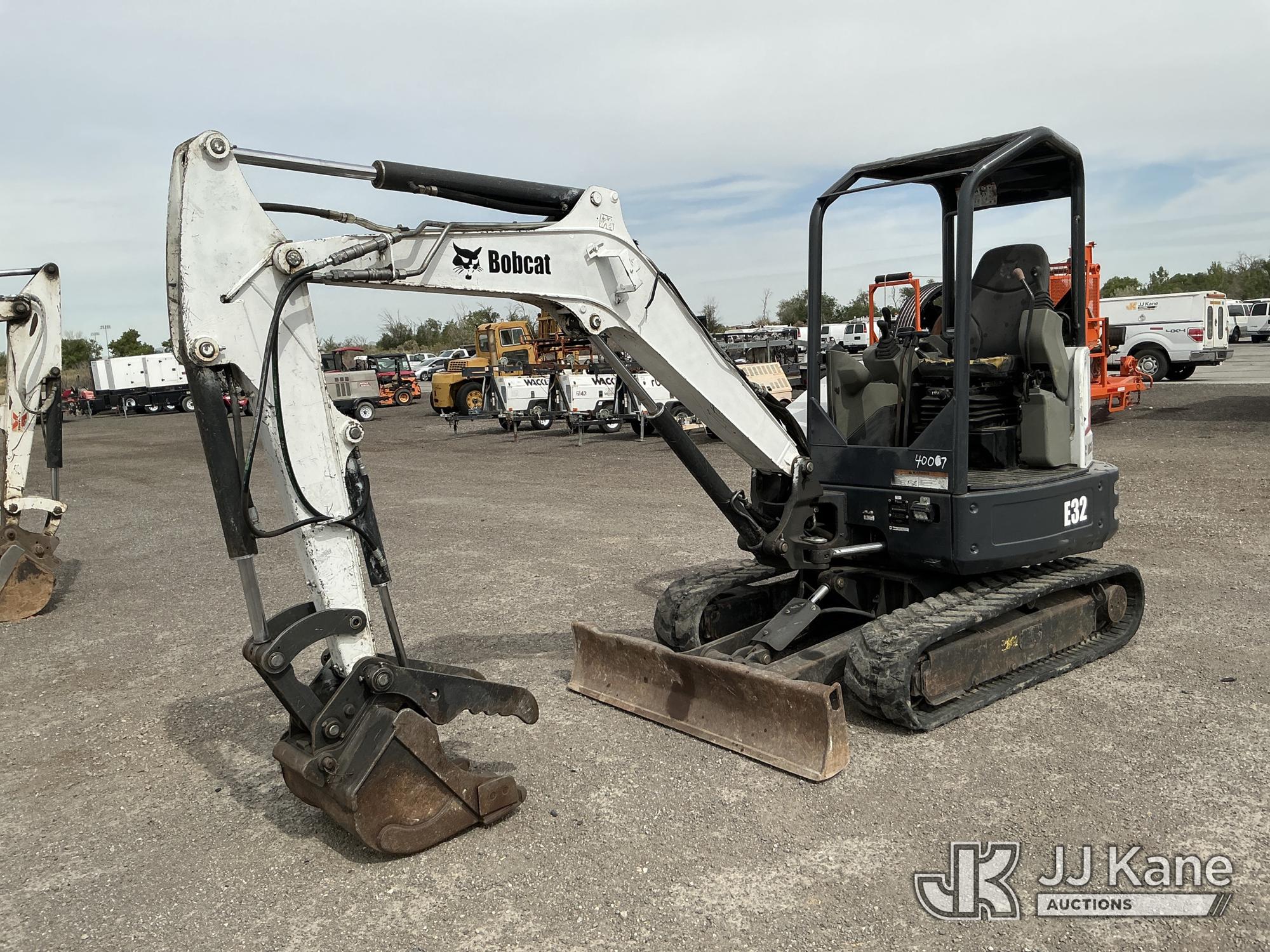 Photo of a 2017 Bobcat E32