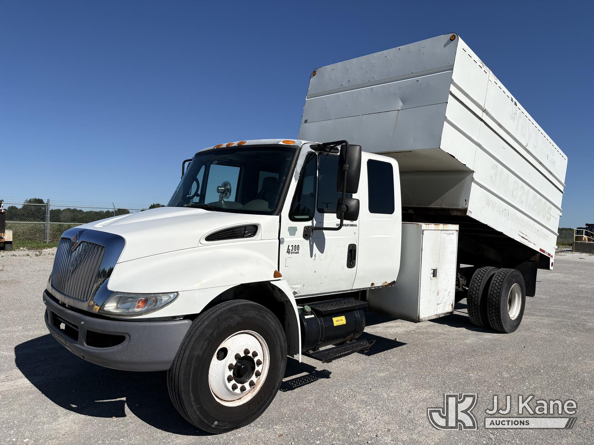 Photo of a 2004 International 4300