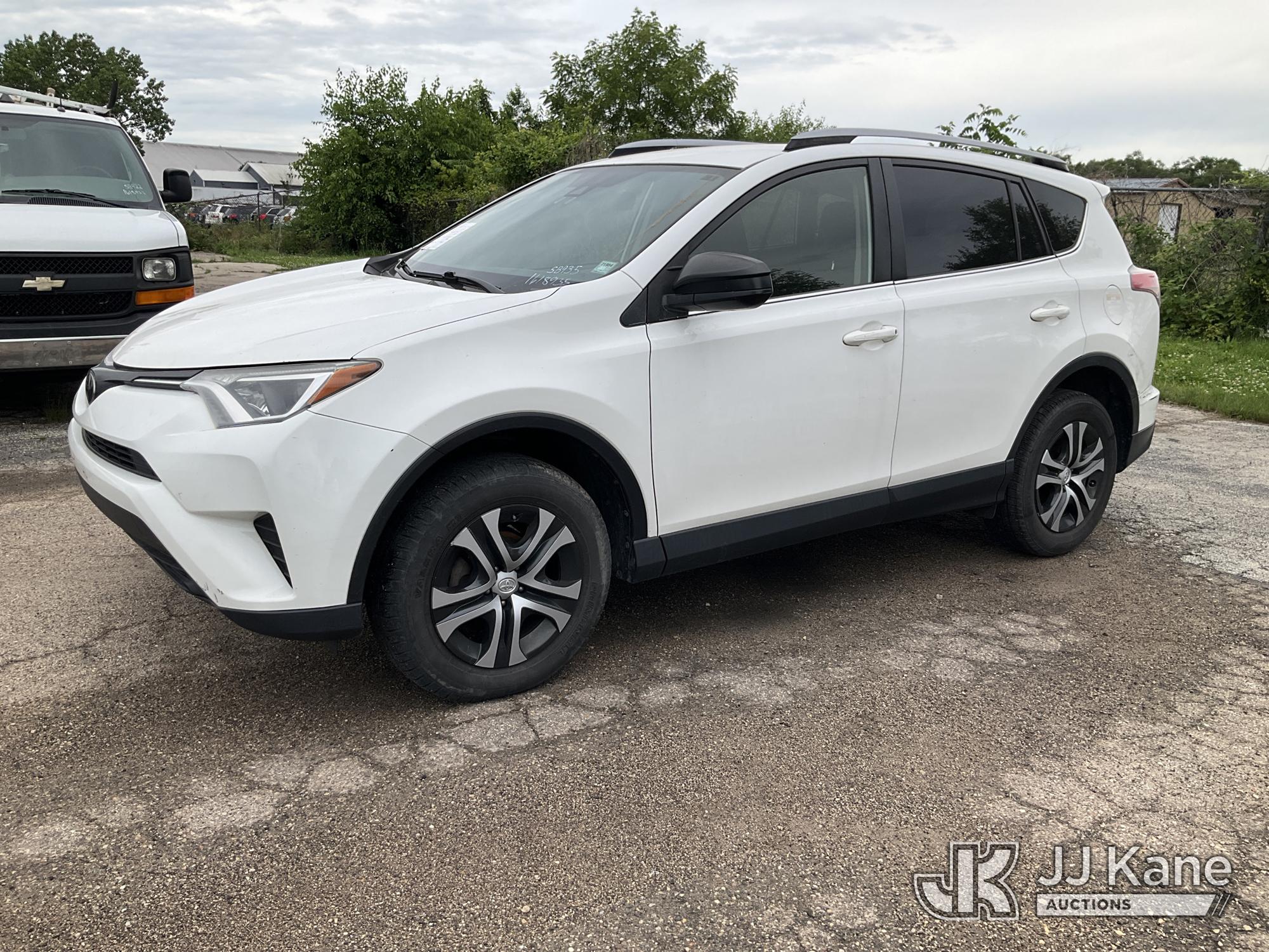 Photo of a 2017 Toyota RAV4
