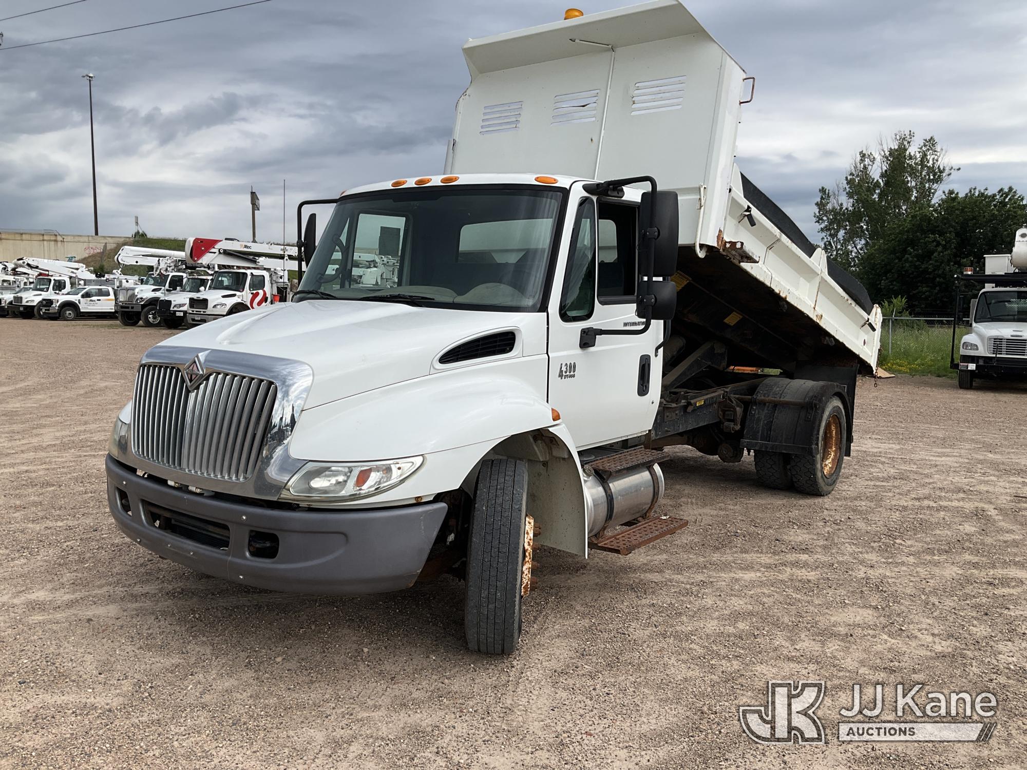 Photo of a 2005 International 4300