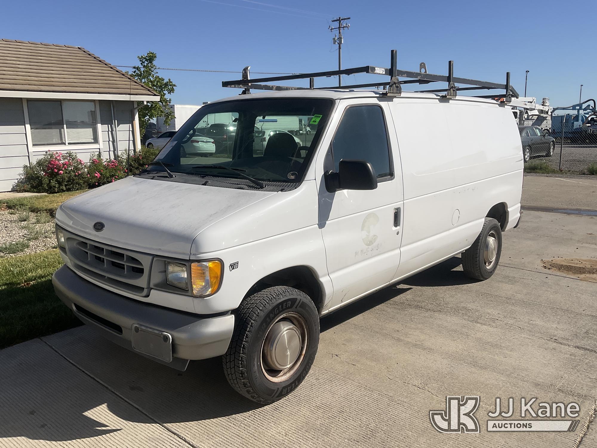 Photo of a 2002 Ford Econoline