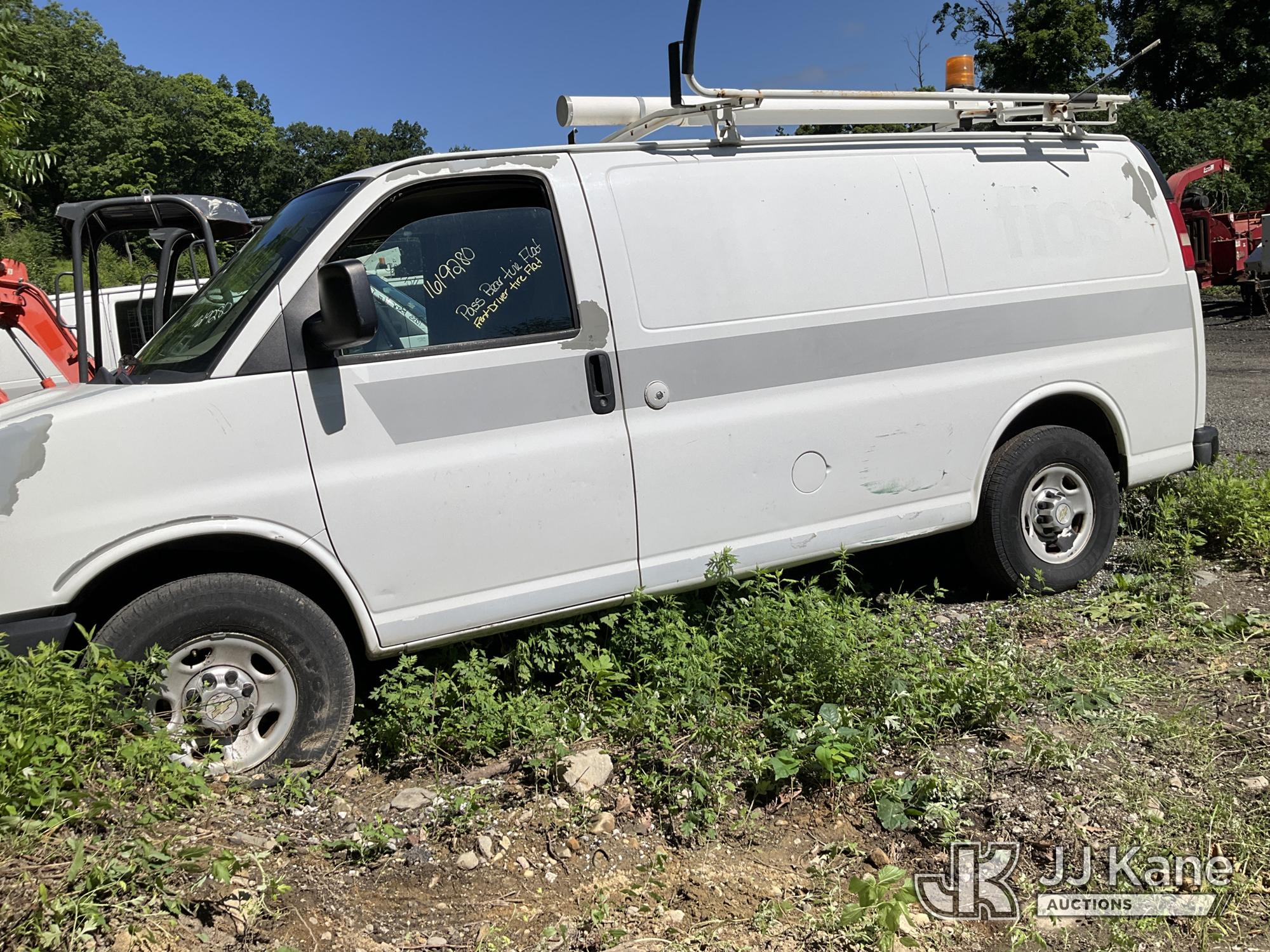 2011 Chevrolet Express G2500 Cargo Van