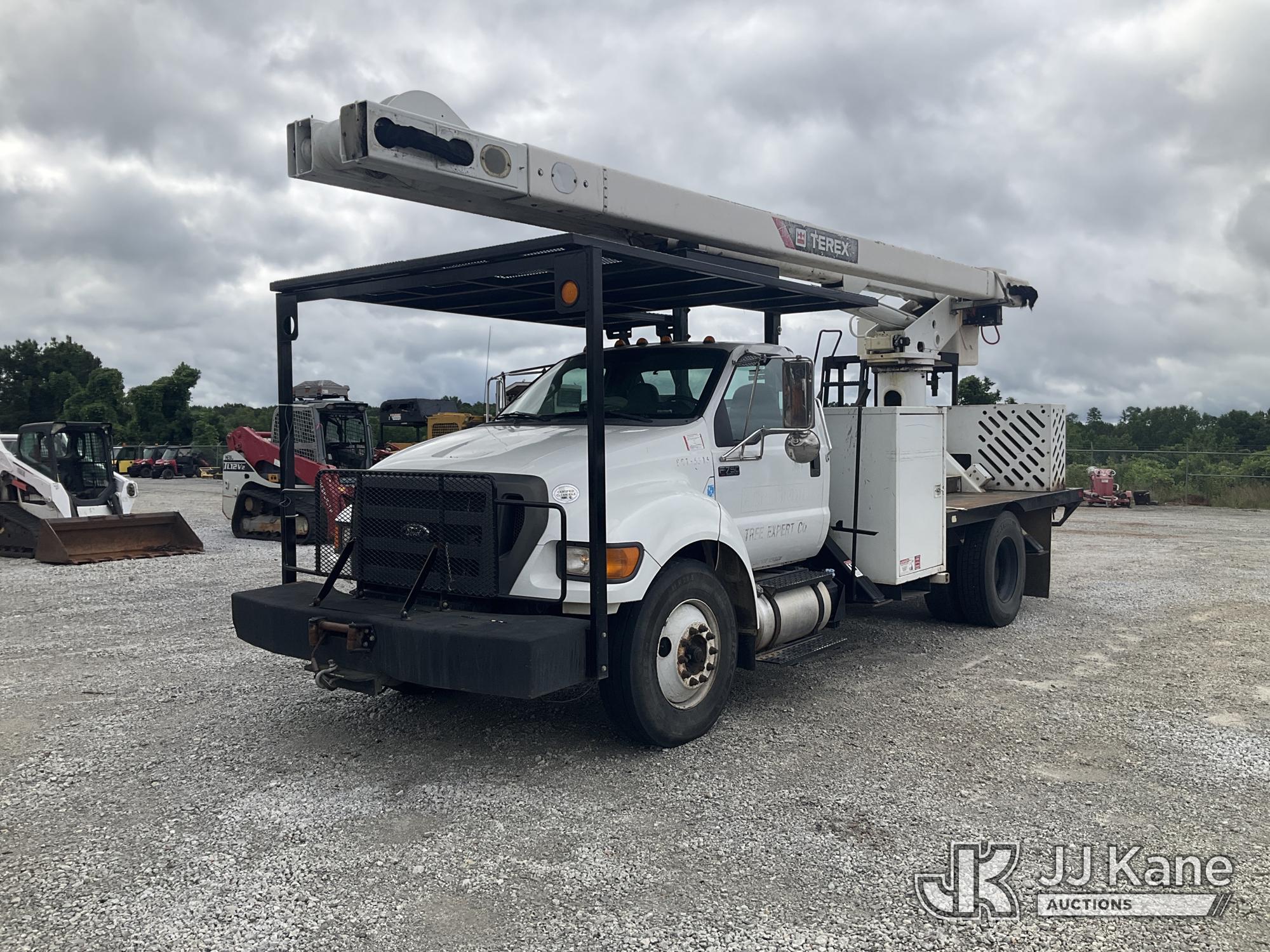 Terex XT PRO 60 Over-Center Bucket Truck On 2015 Ford F-750