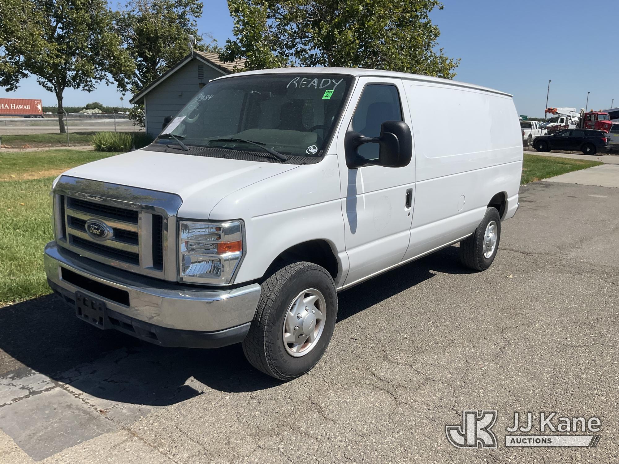 Photo of a 2014 Ford E350