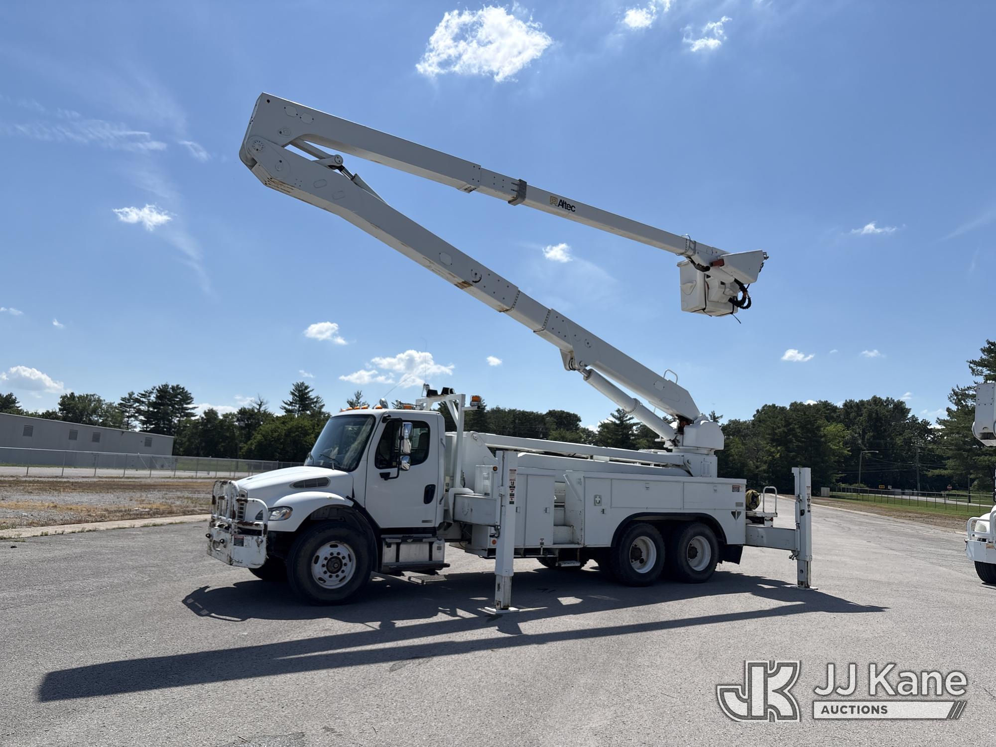 Photo of a 2006 Freightliner M2 106