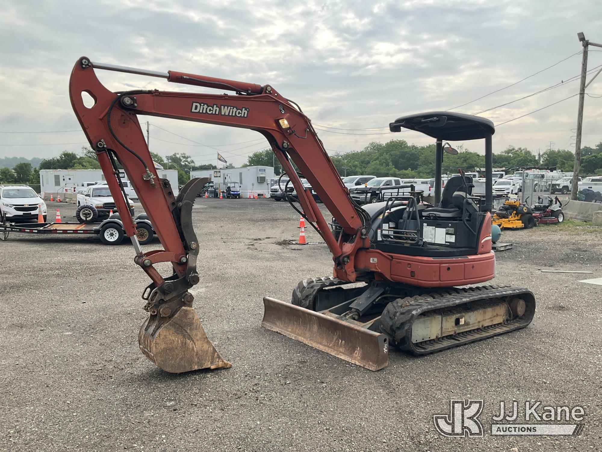 Photo of a 2005 Ditch Witch MX502