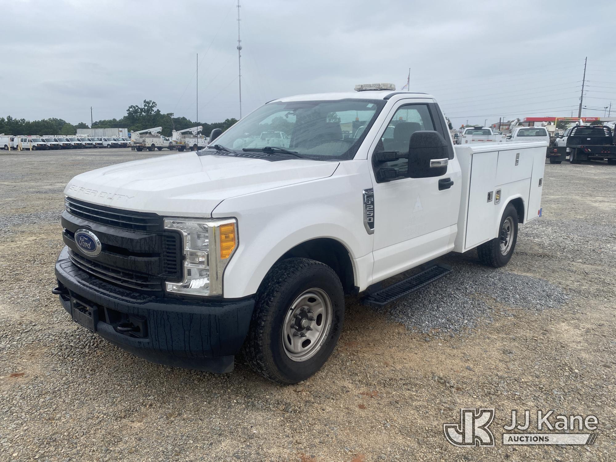 Photo of a 2017 Ford F-250 SD