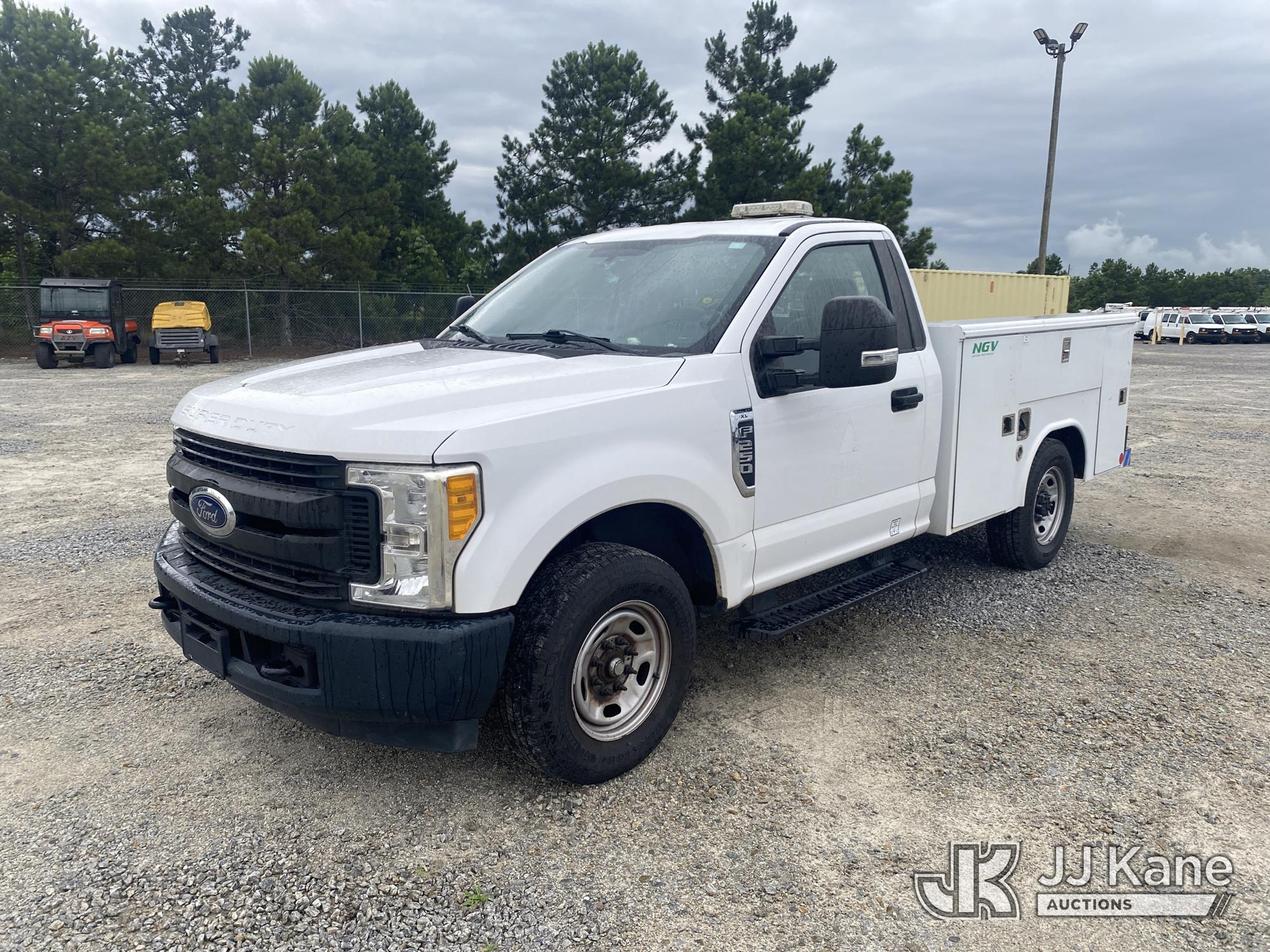 Photo of a 2017 Ford F-250 SD