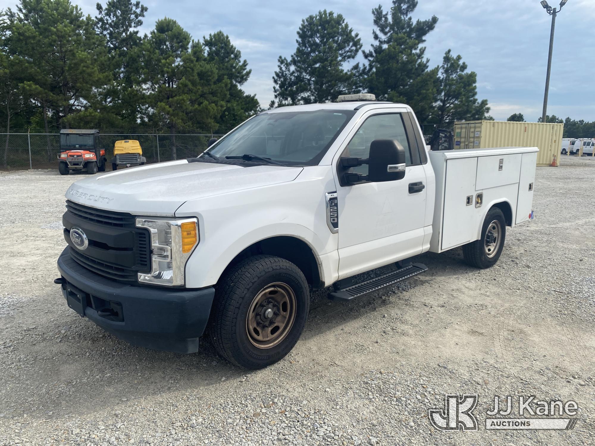 Photo of a 2017 Ford F-250 SD