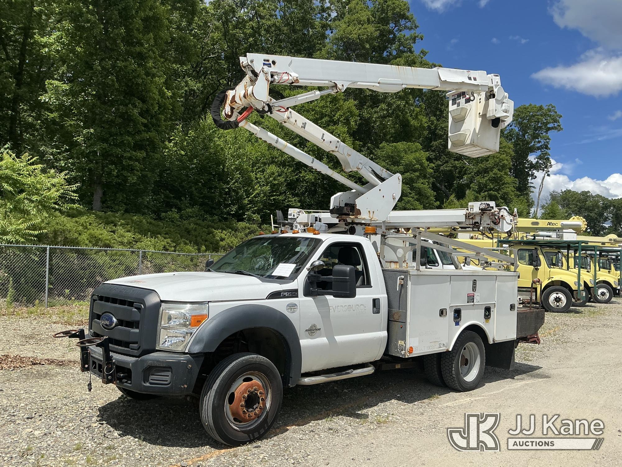 2012 Ford F550 2WD