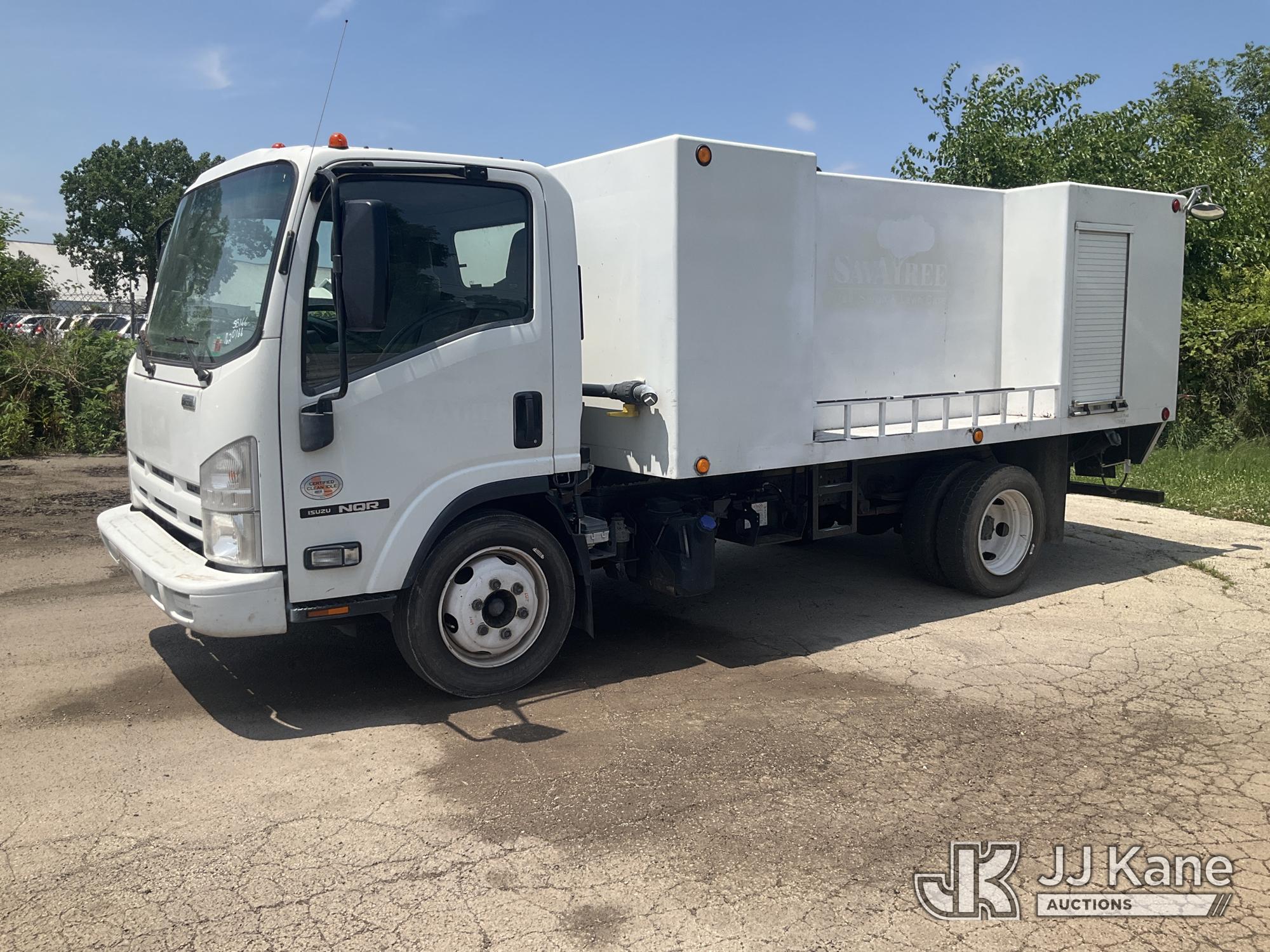 2011 Isuzu NQR Spray Truck