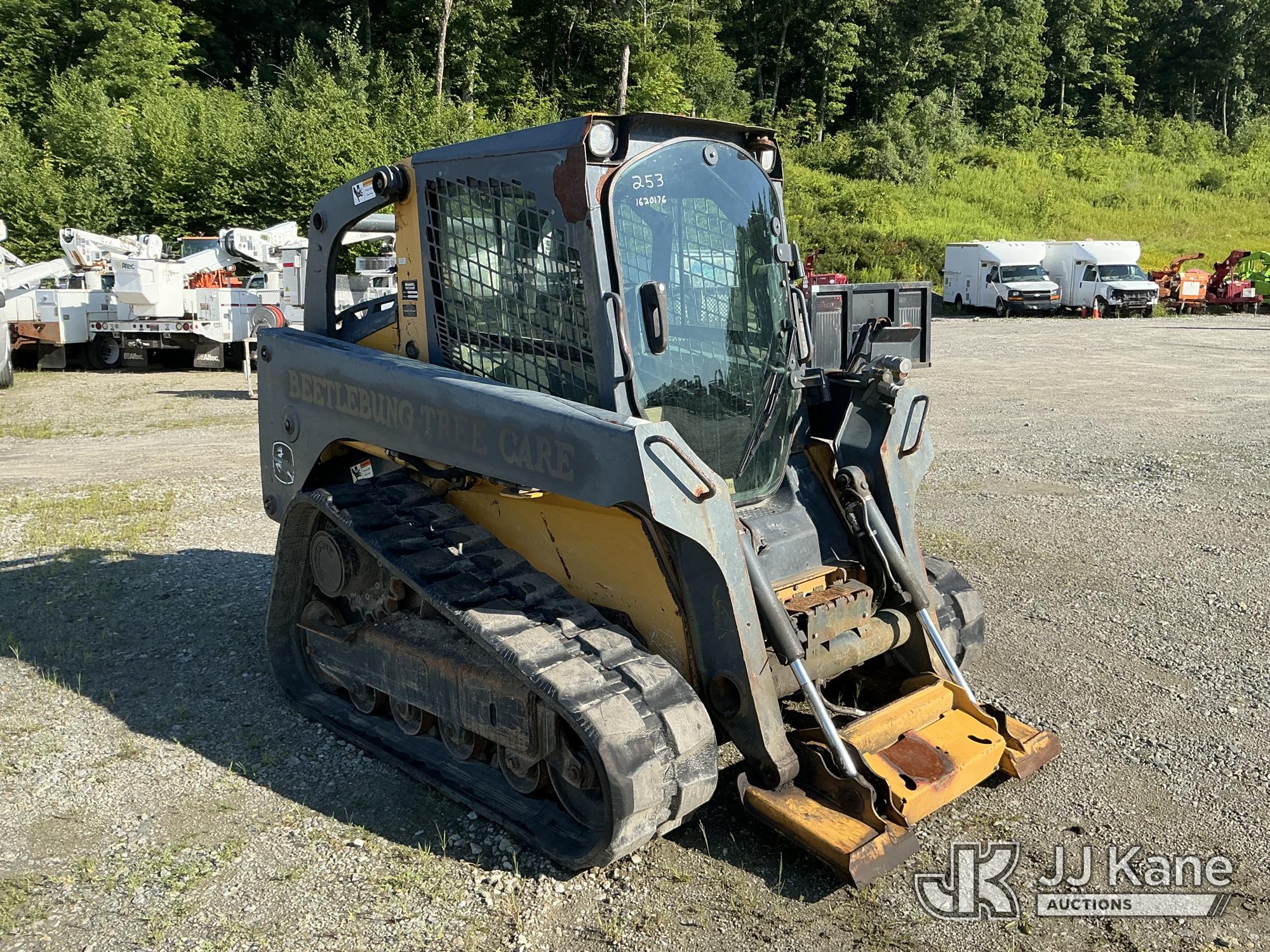 2011 John Deere 323D