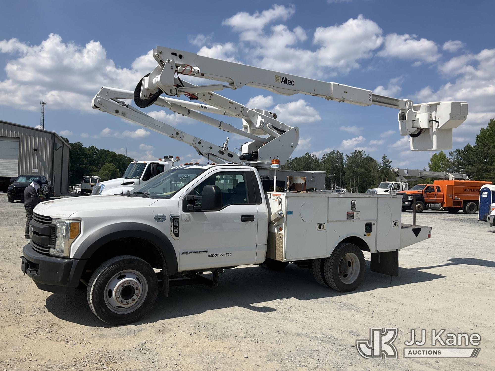 Photo of a 2017 Ford F550