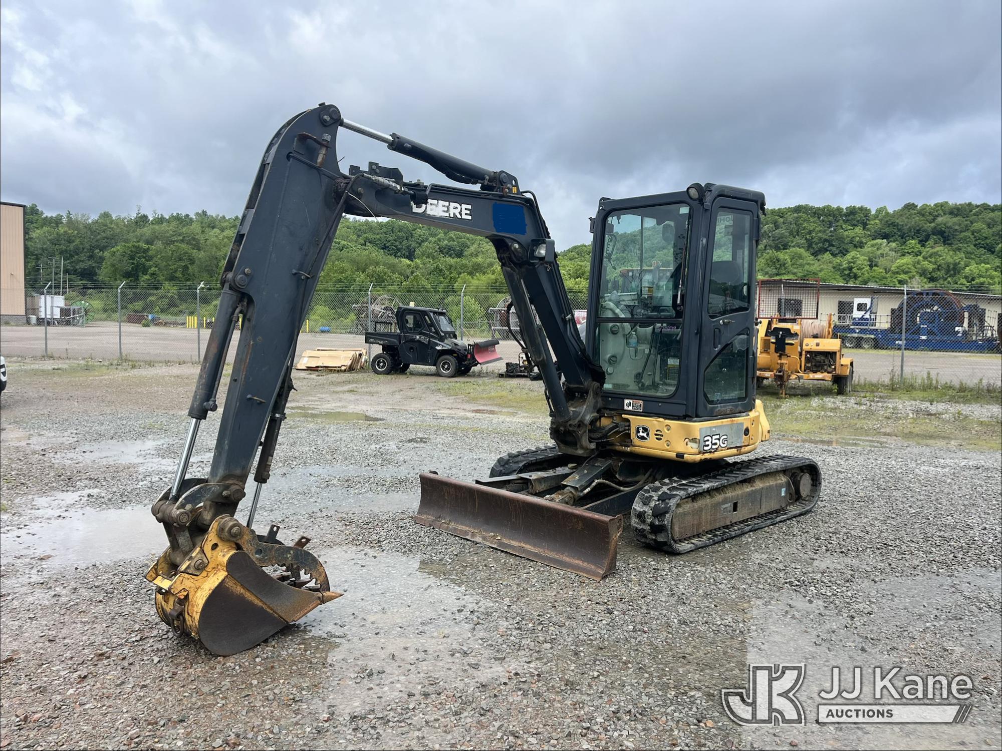 Photo of a 2014 John Deere 35G
