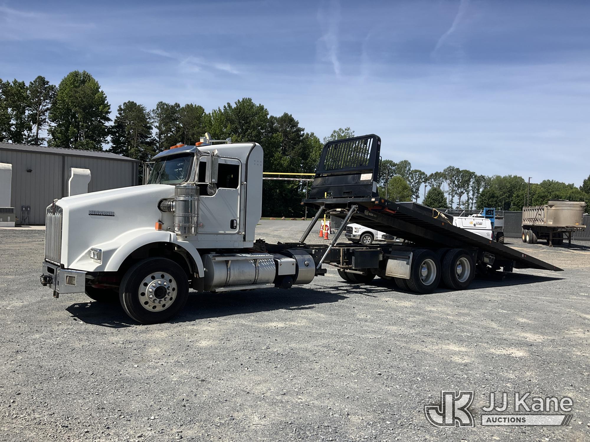 Photo of a 2019 Kenworth T800