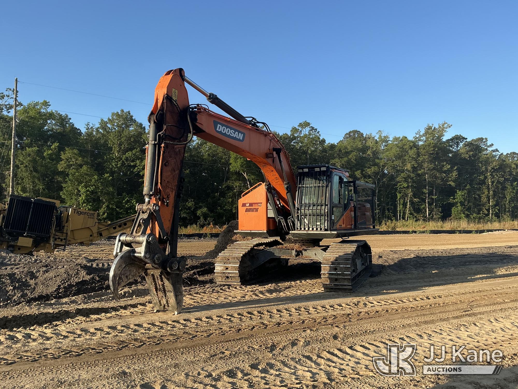 Photo of a 2022 Doosan DX225LL-5
