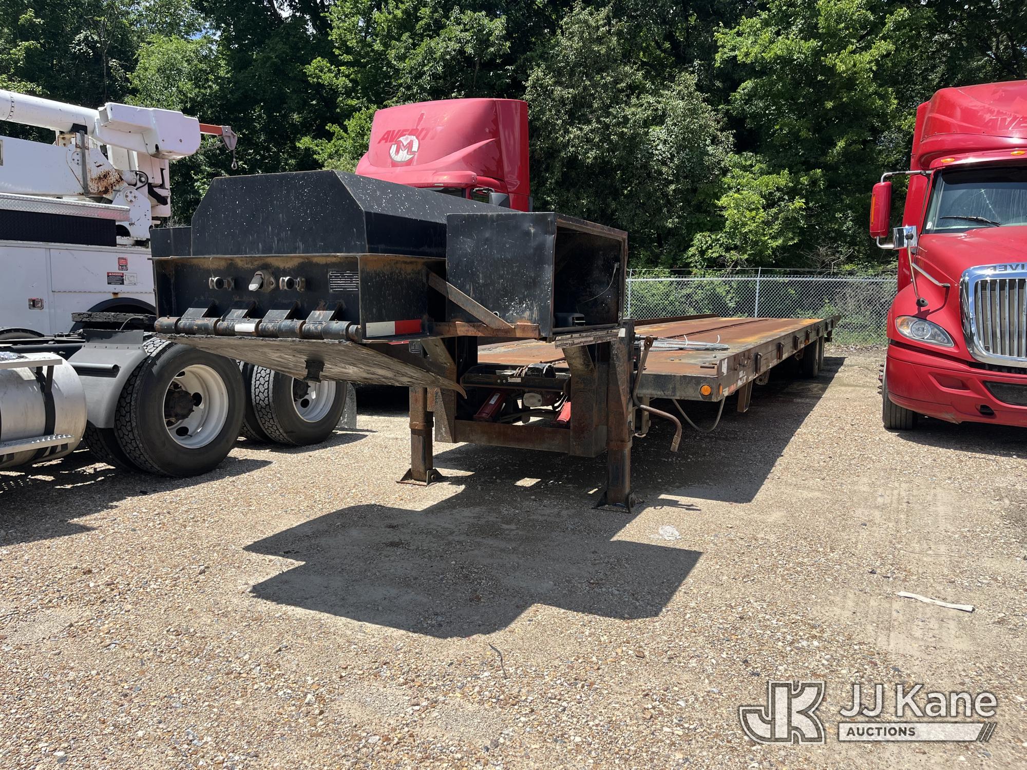 Photo of a 2013 Lucon 20T 532CDUL