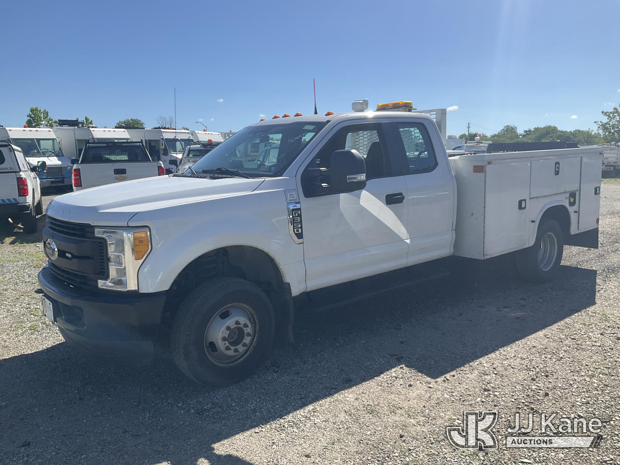 Photo of a 2017 Ford F350 4x4
