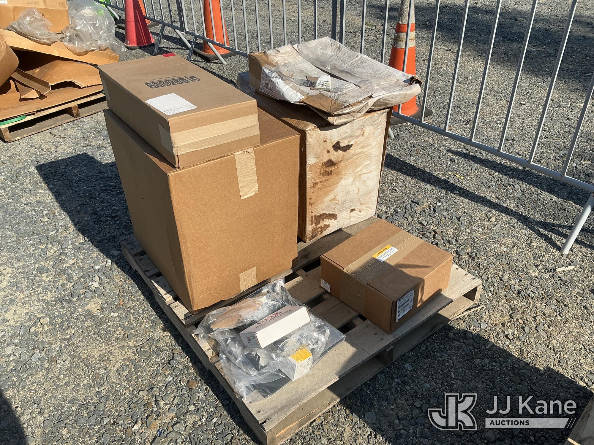 (1) International & (1) Freightliner M2 Console Kits (New/Unused) NOTE: This unit is being sold AS IS/WHERE IS via Timed Auction and is located in China Grove