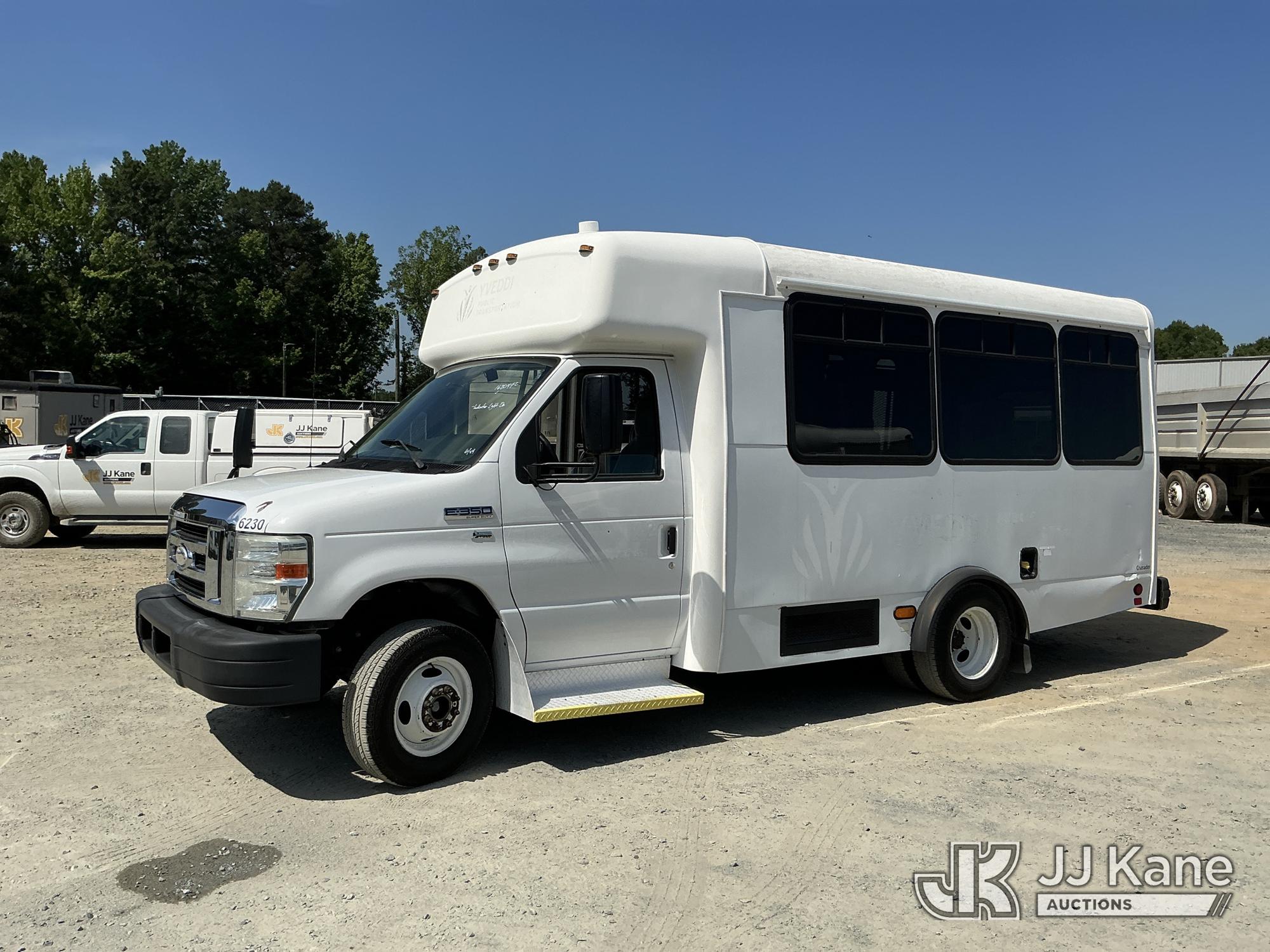Photo of a 2015 Ford E350