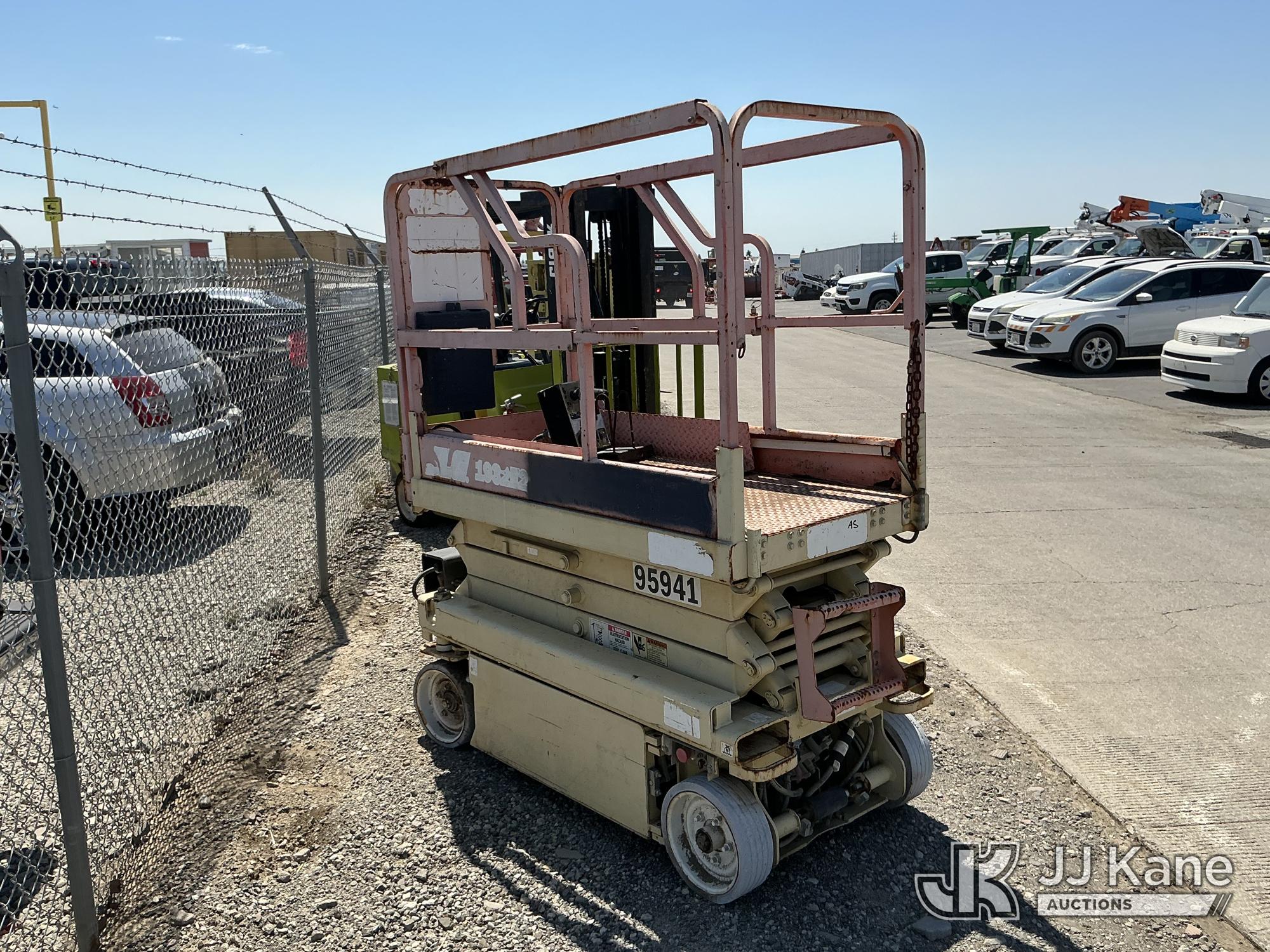 JLG 1932E2 Self-Propelled Scissor Lift