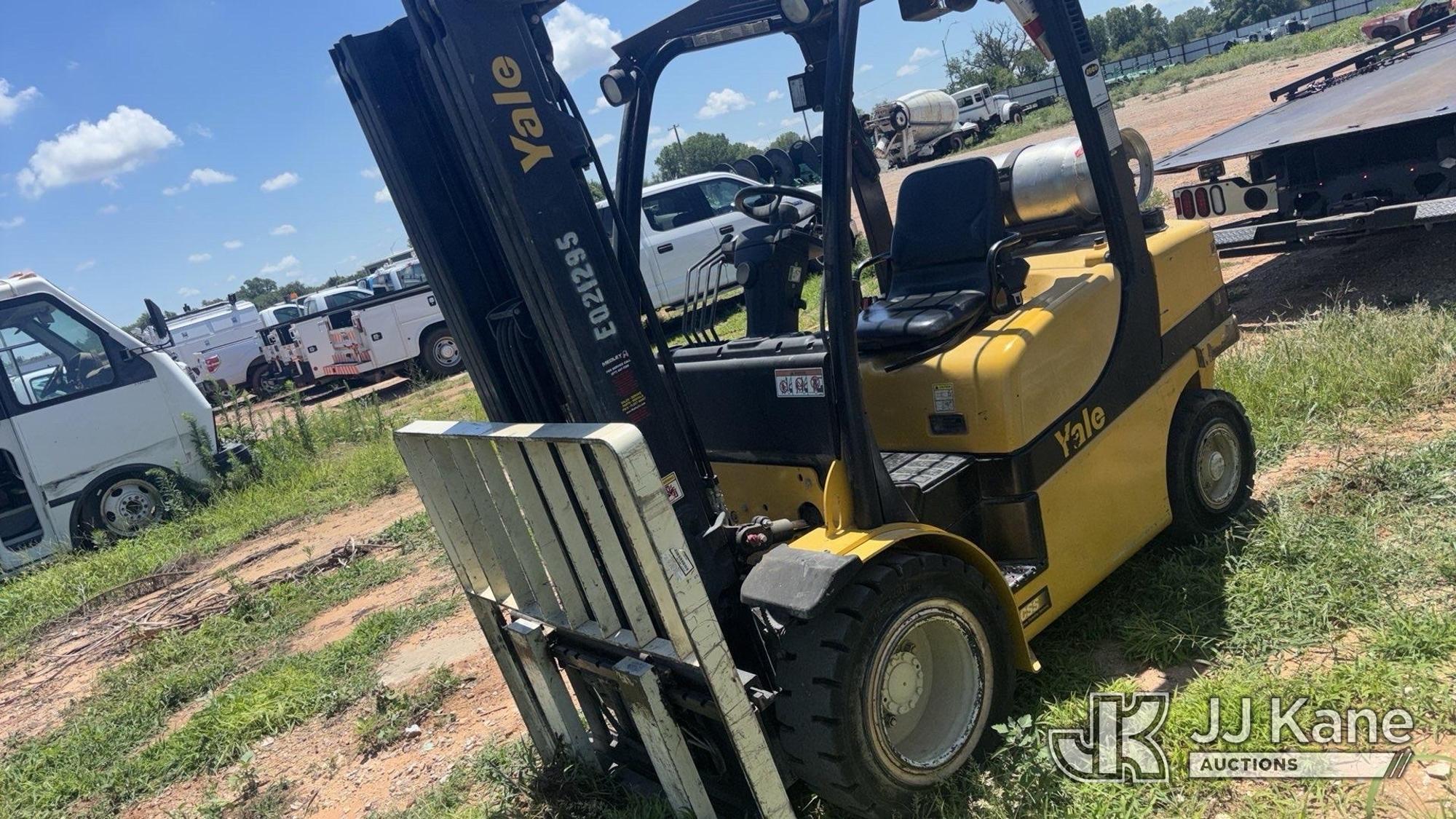 Photo of a 2016 Yale GLP060