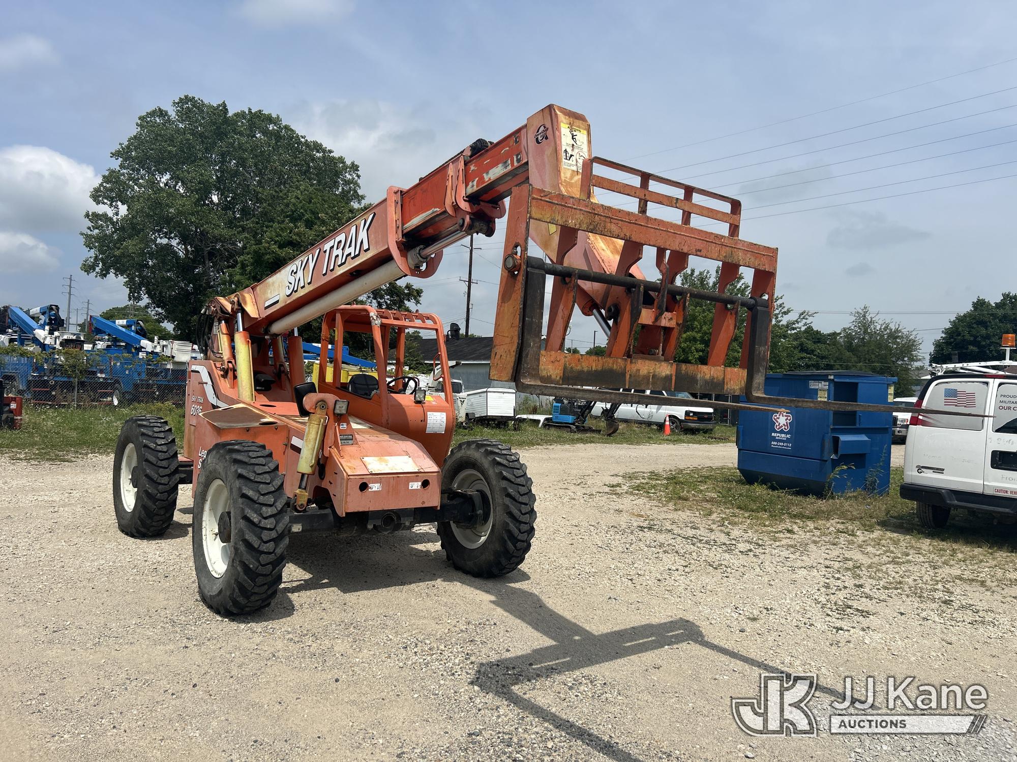 2000 SkyTrak 6036 Rough Terrain Telescopic Forklift