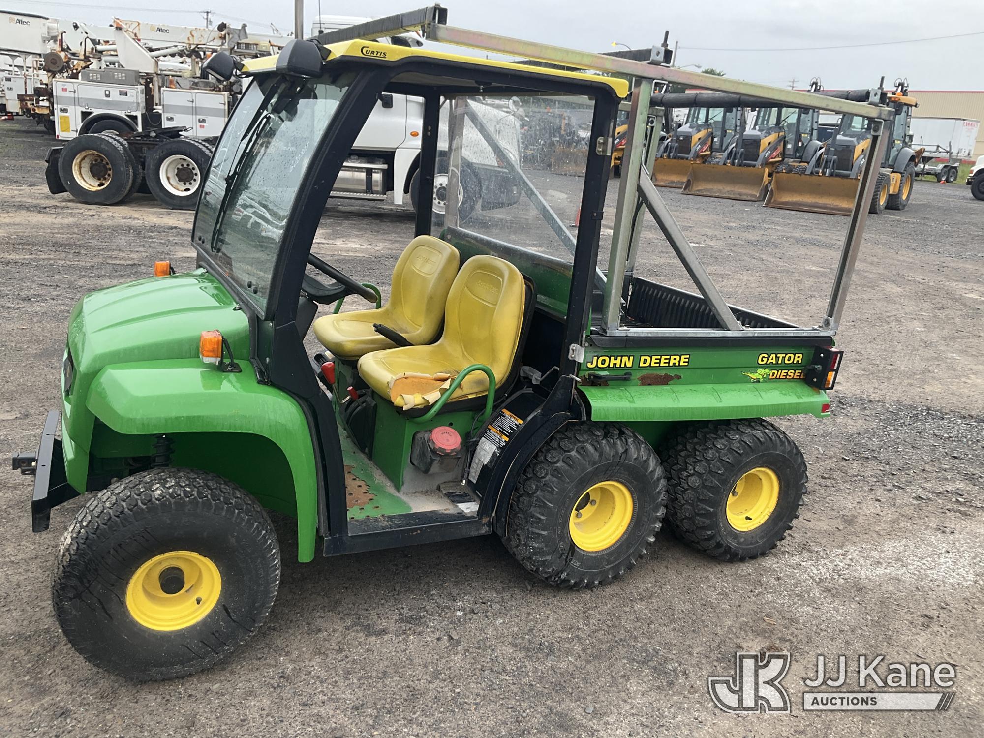Photo of a 2005 John Deere Gator 6x4