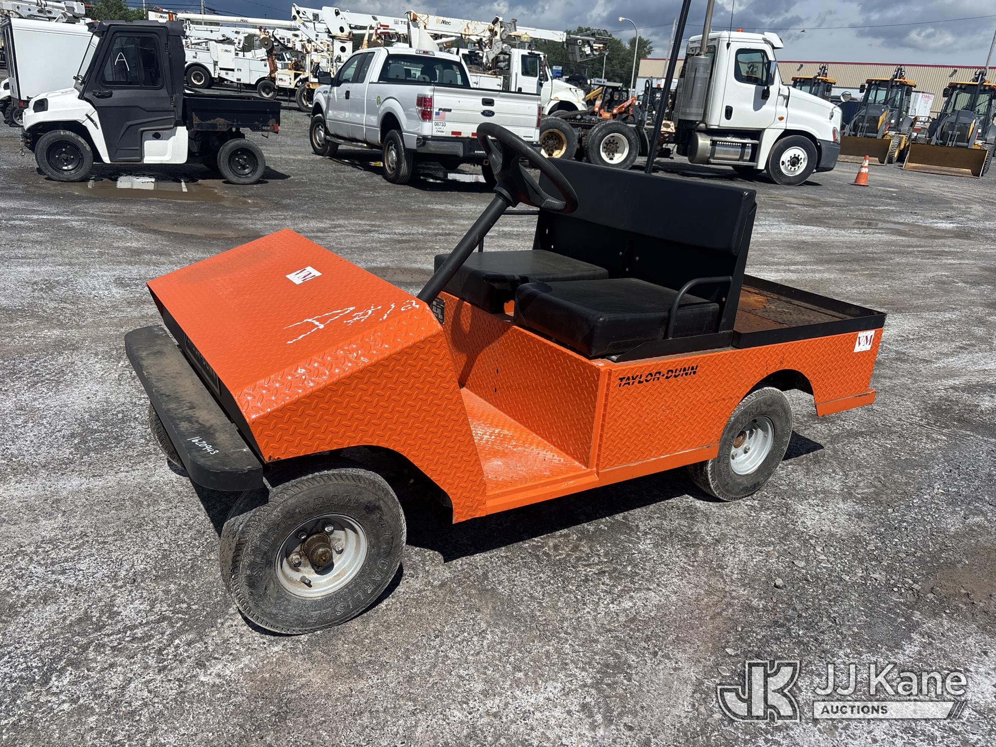 Photo of a 2013 Taylor-Dunn R0-380-36
