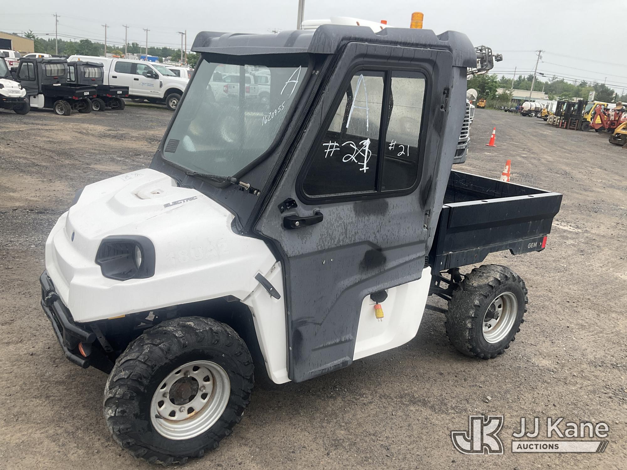 Photo of a 2018 GEM EM1400