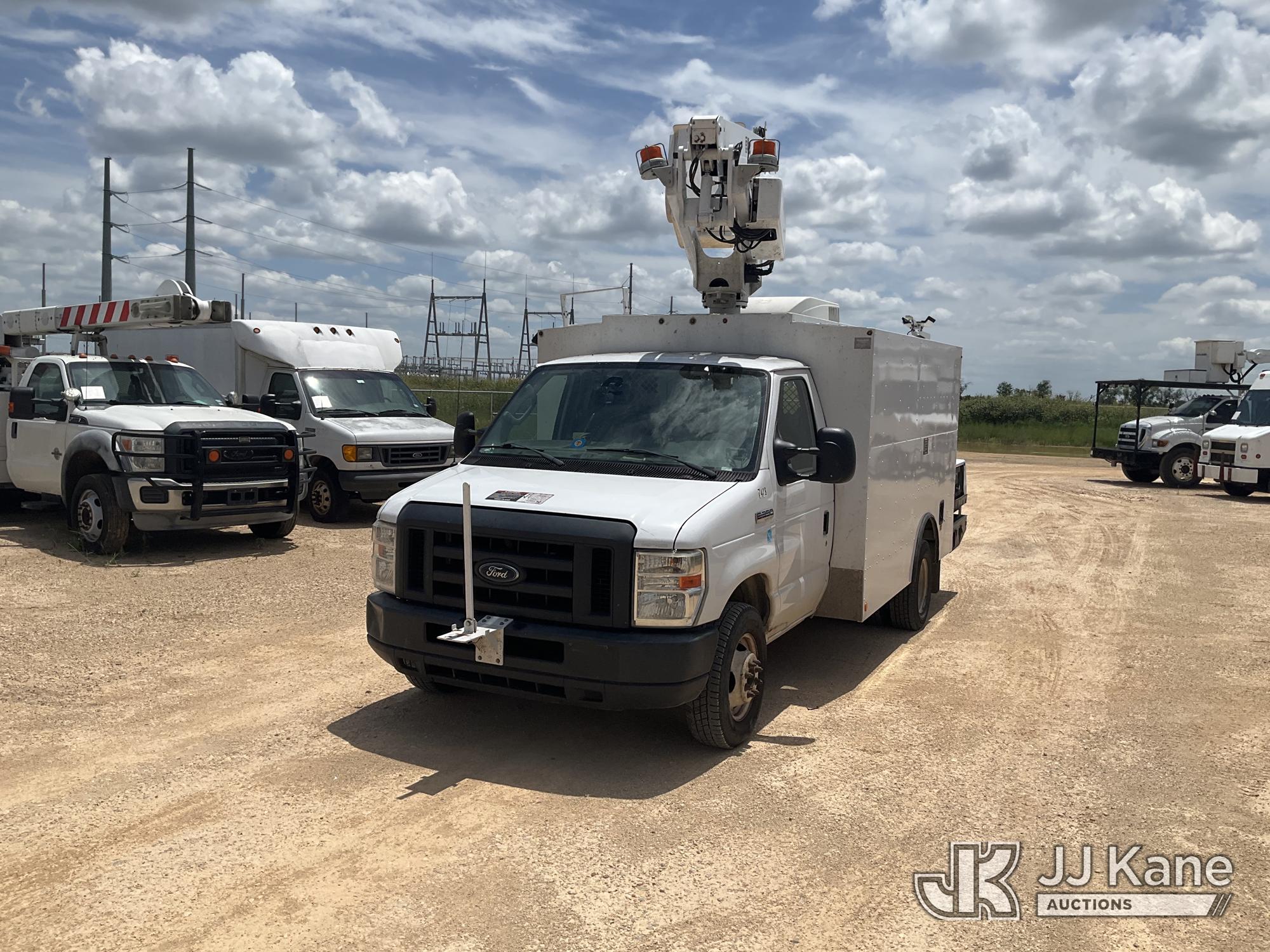 Photo of a 2019 Ford Econoline E-350 SD