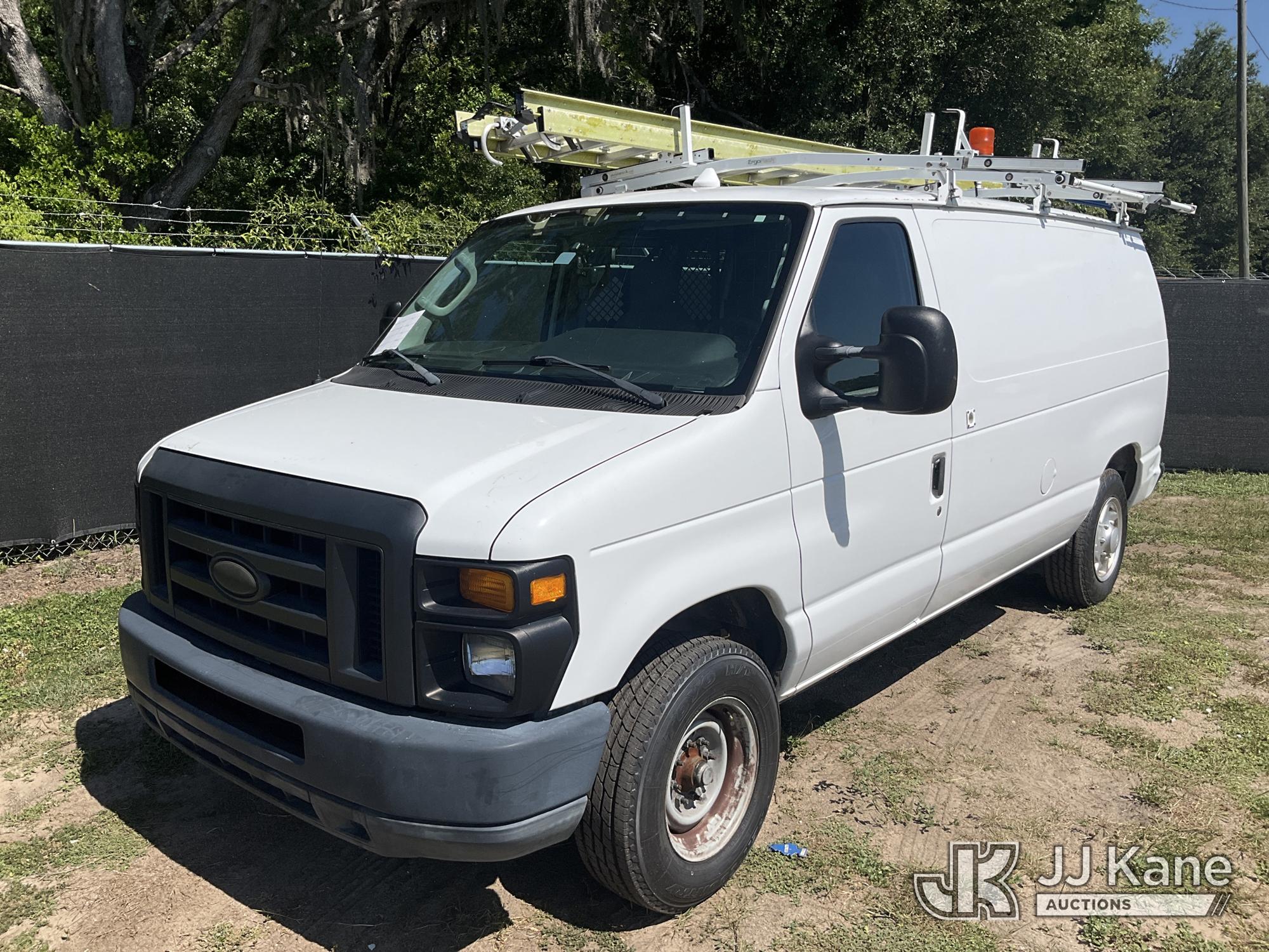 Photo of a 2014 Ford E150