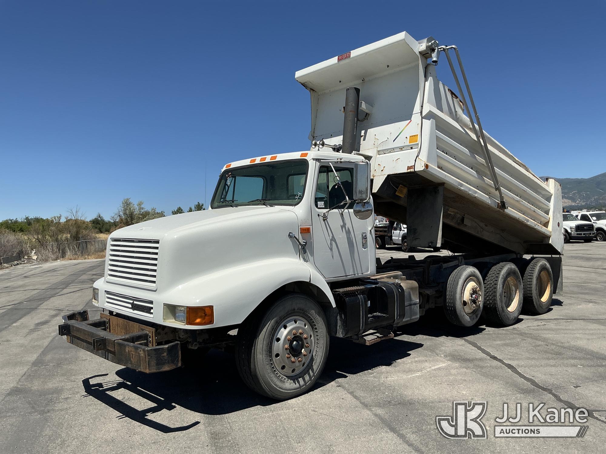 Photo of a 1999 International 2674