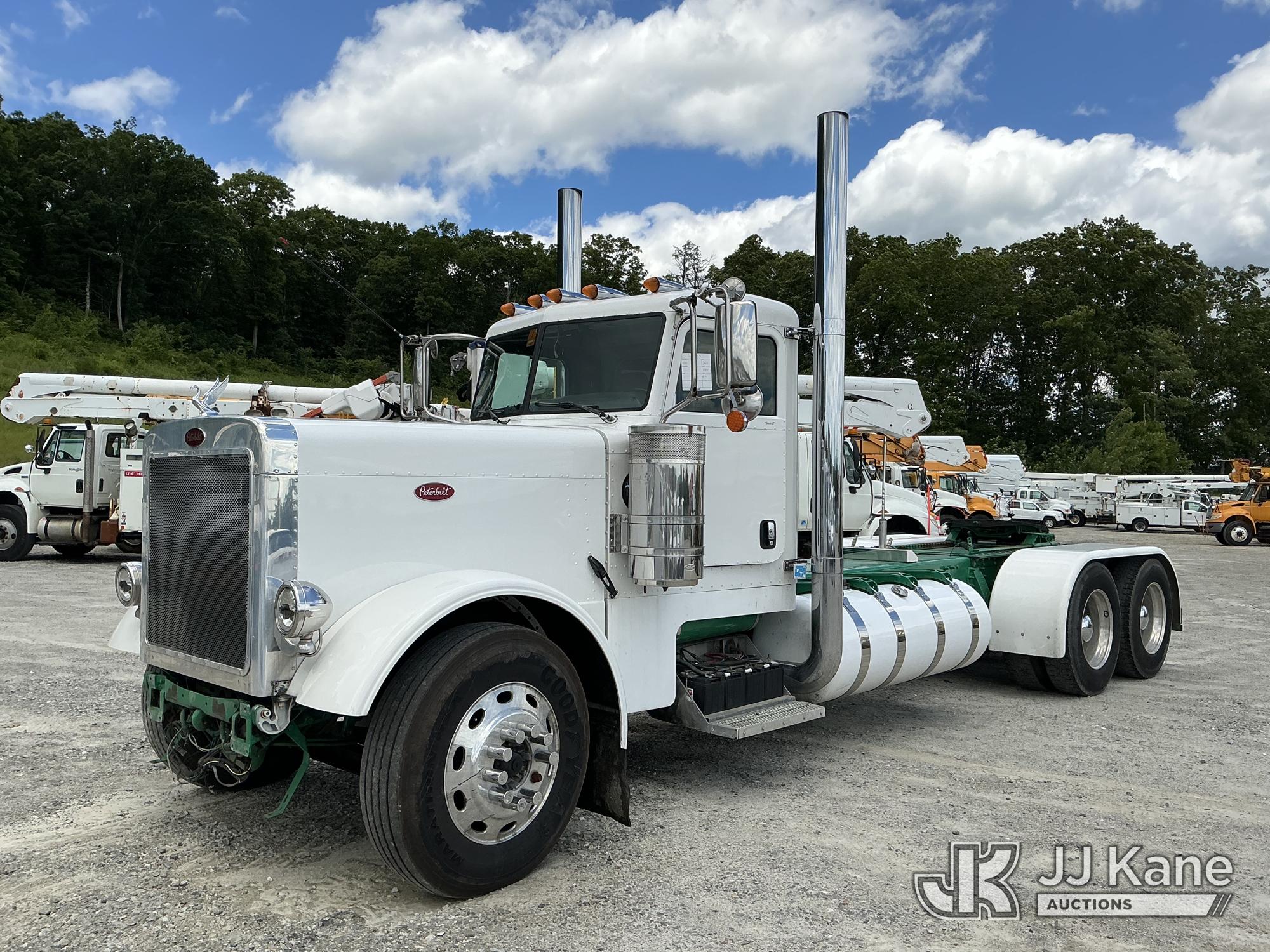 Photo of a 2005 Peterbilt 379