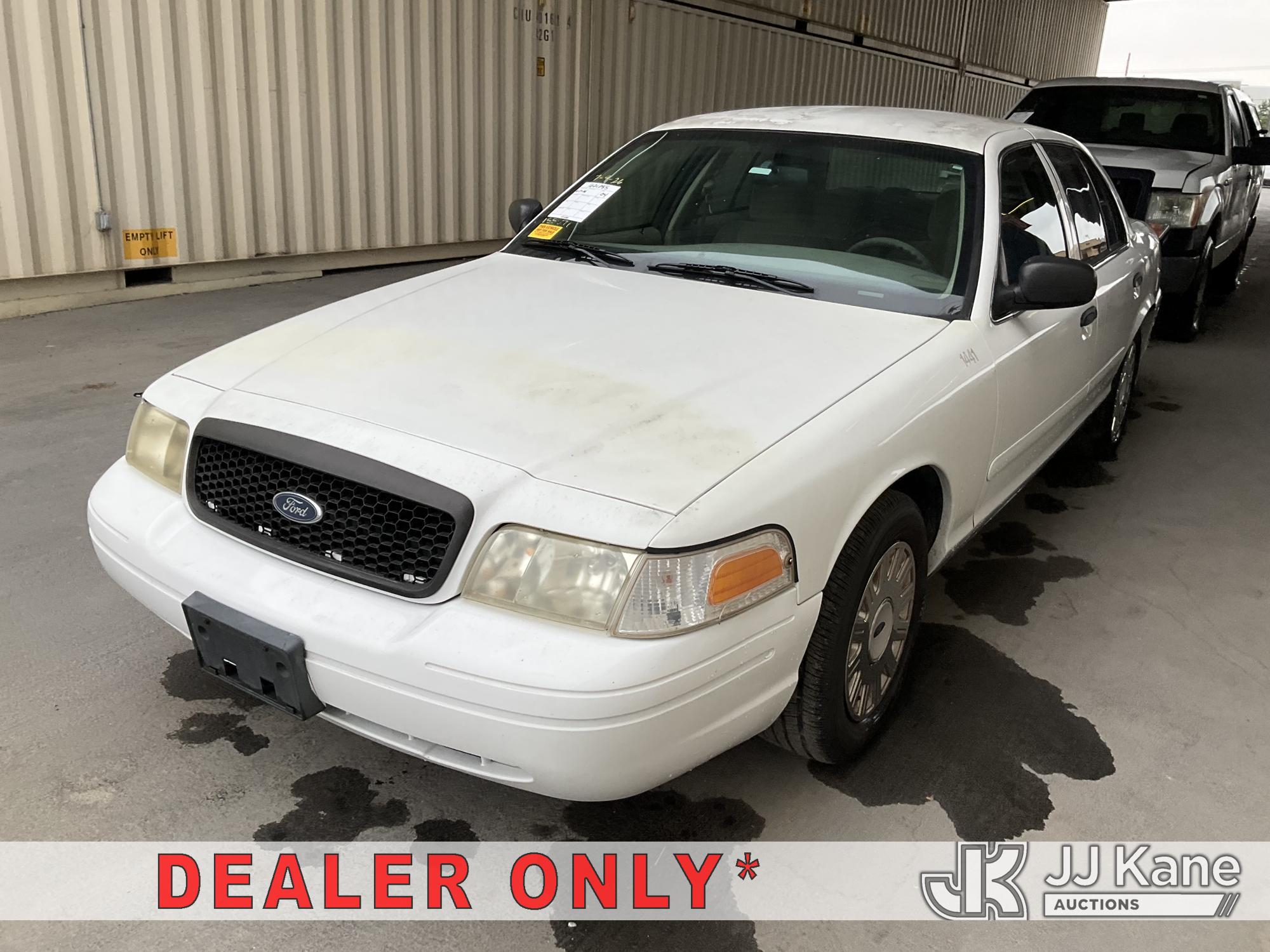 2004 Ford Crown Victoria Police Interceptor 4-Door Sedan