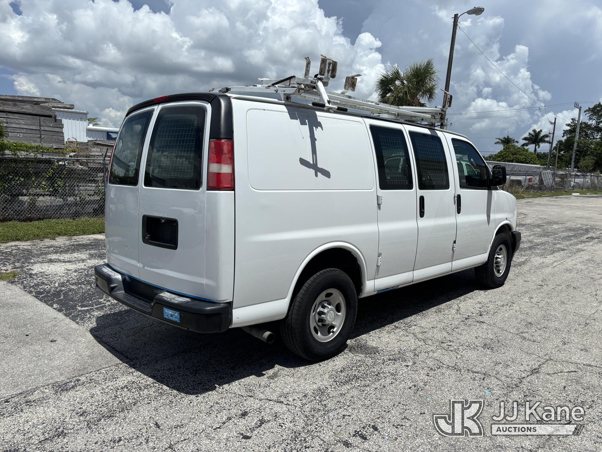 2017 Chevrolet EXPRESS 2500