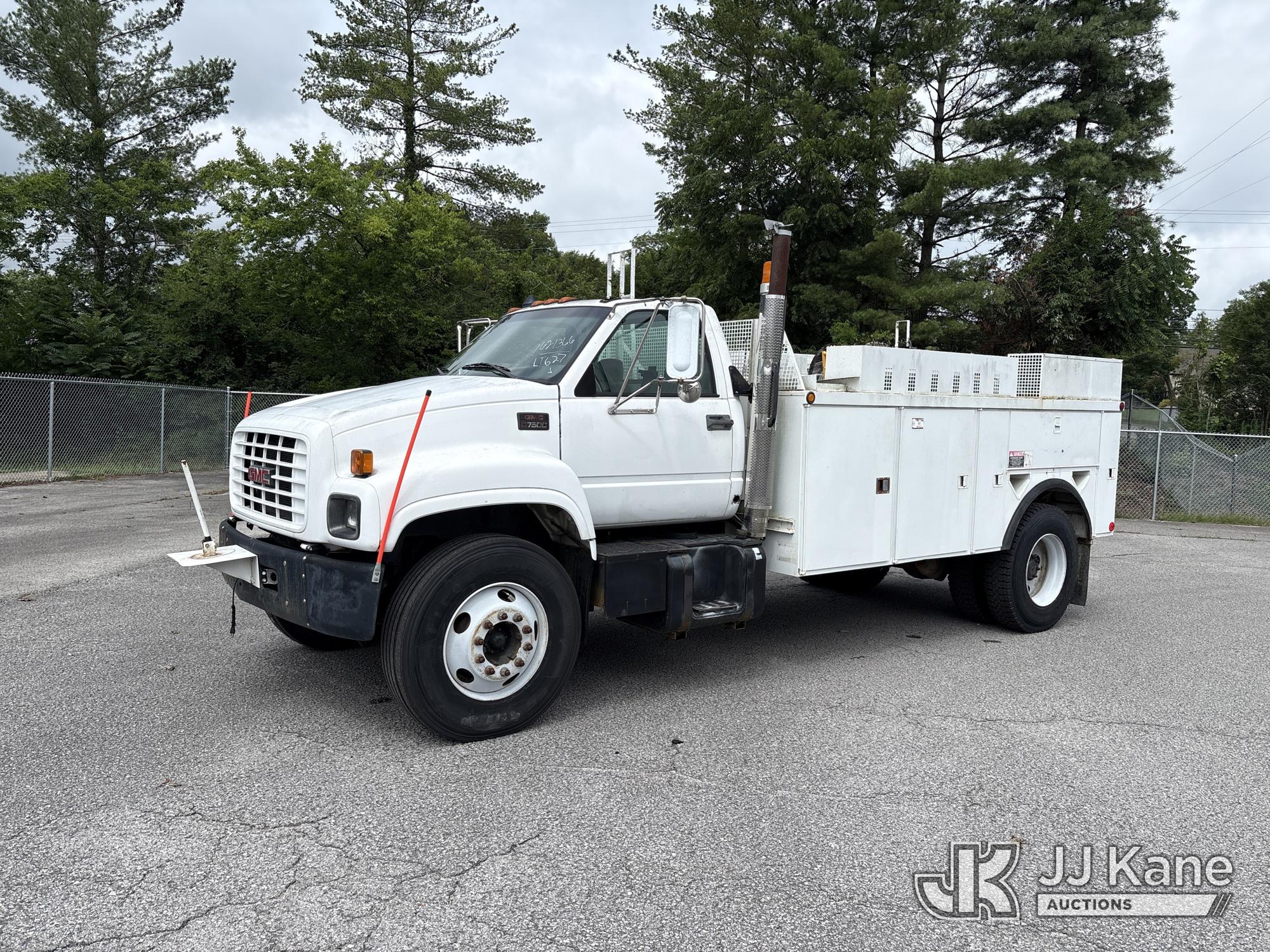 Photo of a 2001 GMC C7H042