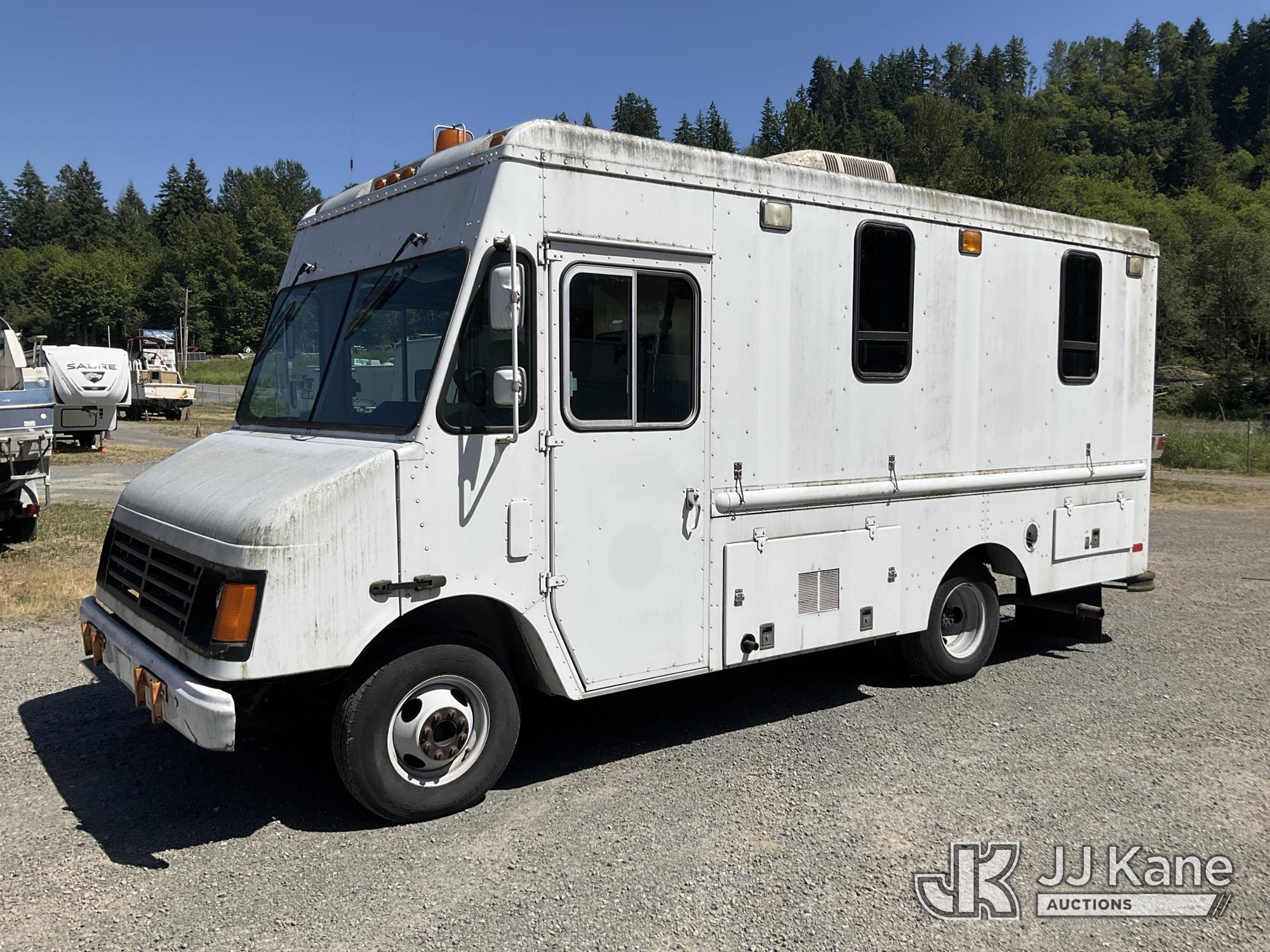 Photo of a 1999 Workhorse P30