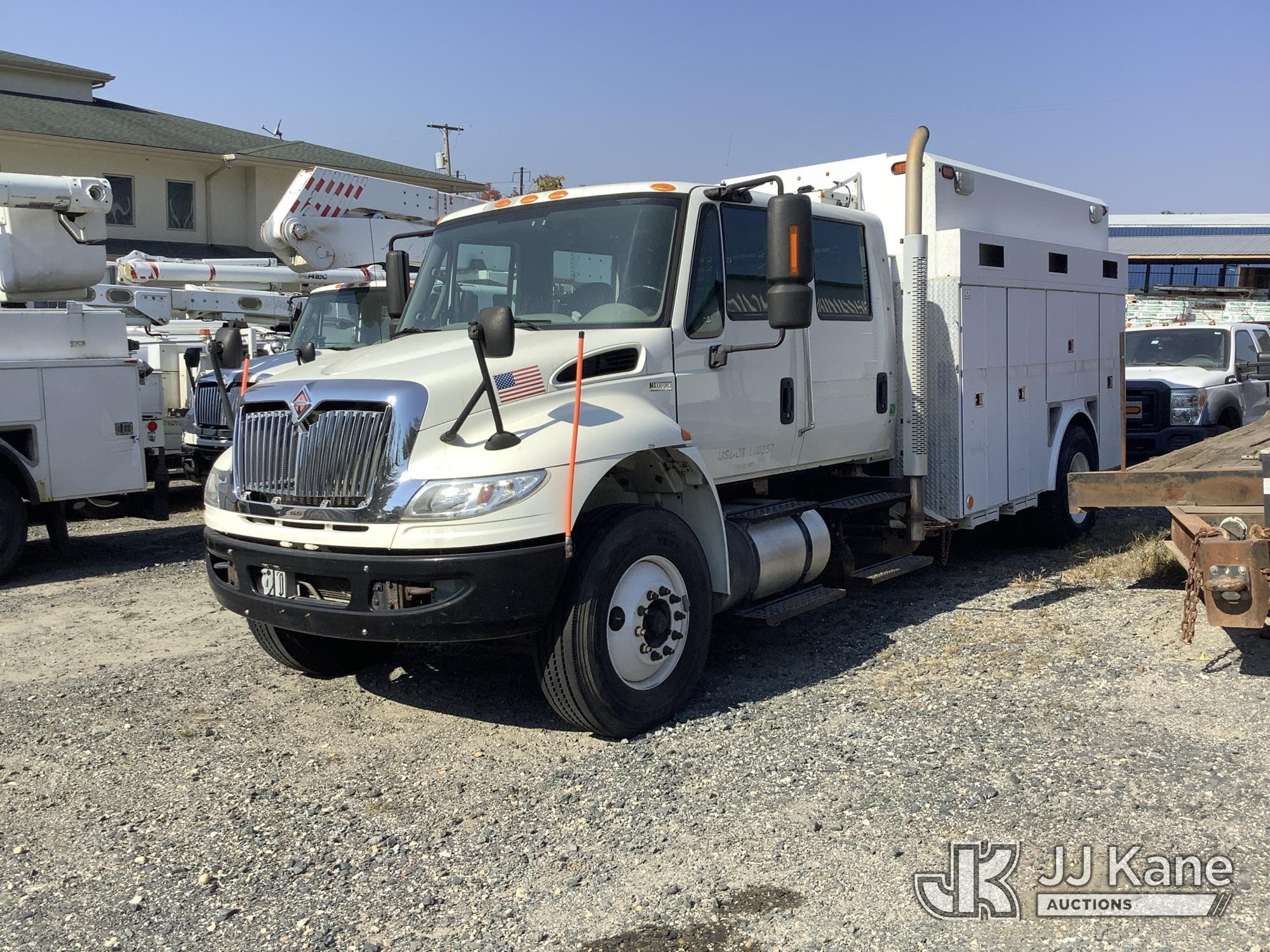 2015 International 4400 Crew-Cab Enclosed Utility Truck (1621481)