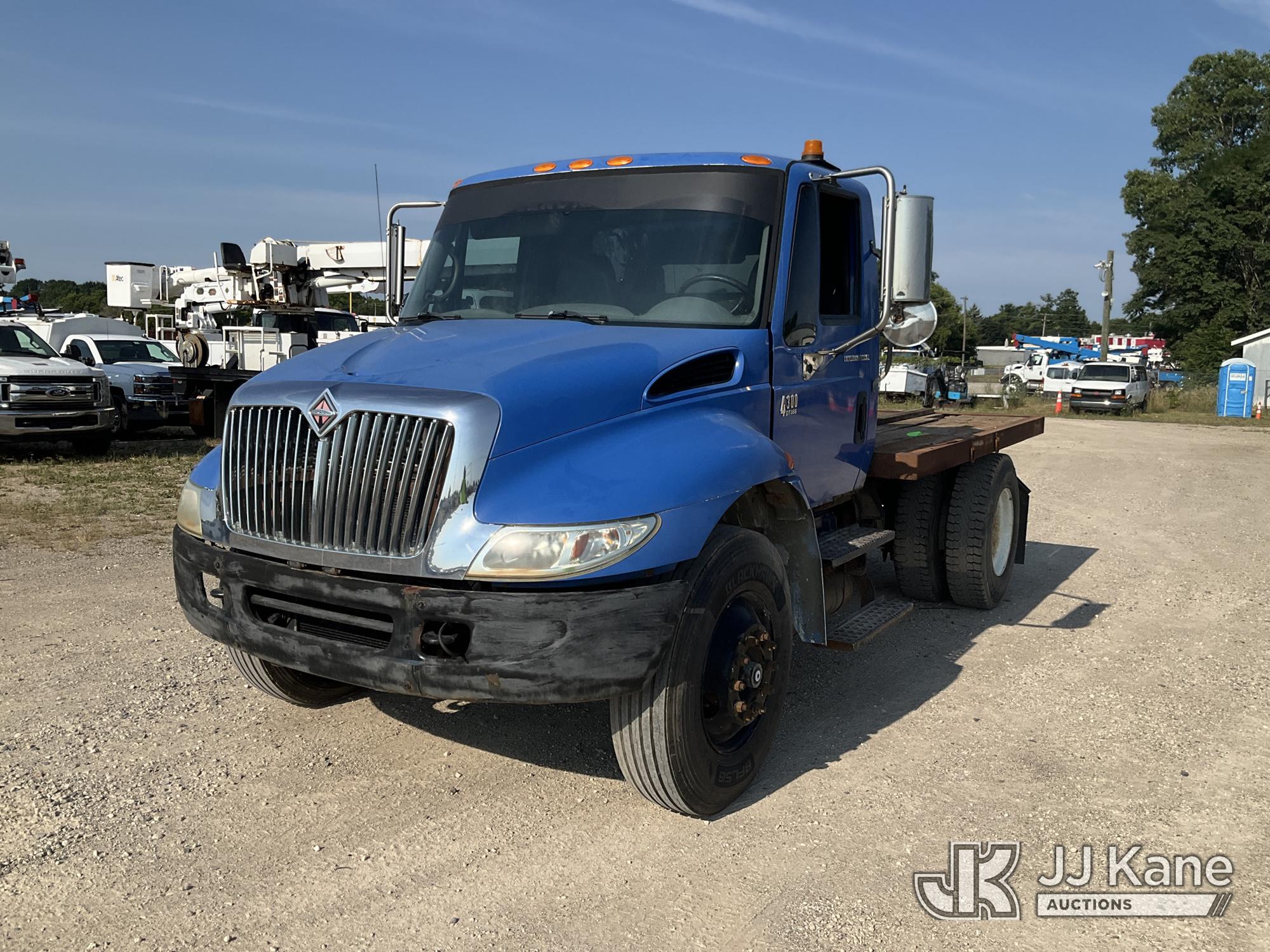 Photo of a 2005 International DuraStar 4300