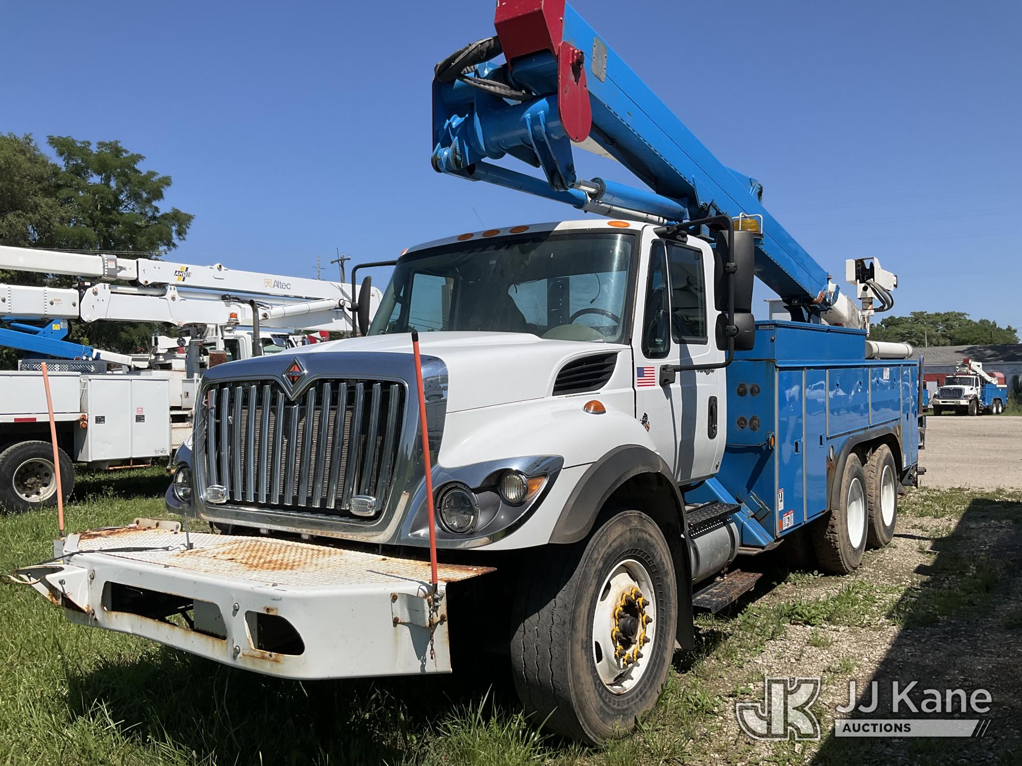 Photo of a 2014 International 7400